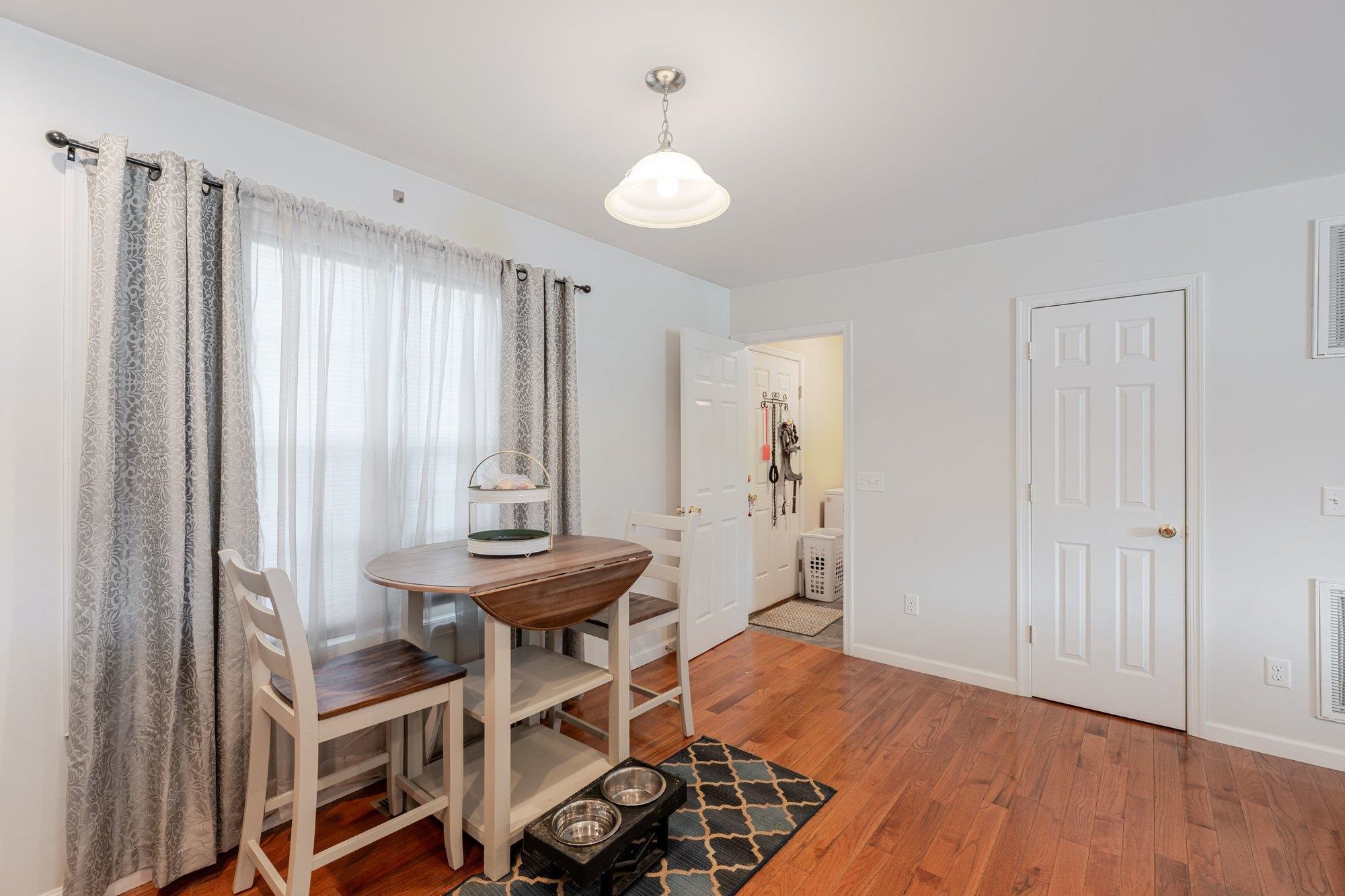 401 W C ST, ELKTON, Virginia 22827, 3 Bedrooms Bedrooms, ,2 BathroomsBathrooms,Residential,401 W C ST,673738 MLS # 673738