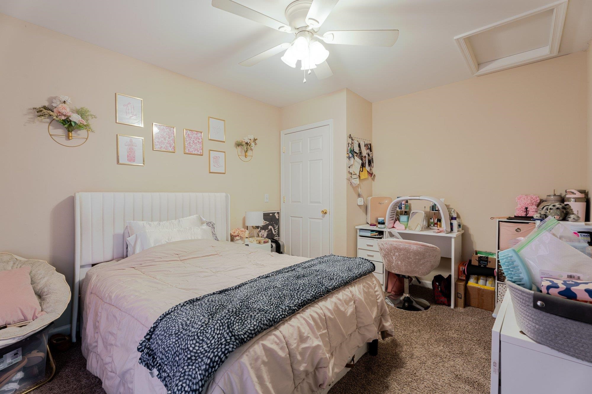 401 W C ST, ELKTON, Virginia 22827, 3 Bedrooms Bedrooms, ,2 BathroomsBathrooms,Residential,401 W C ST,673738 MLS # 673738