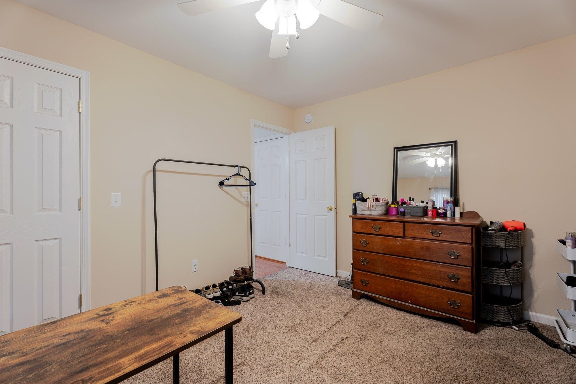 401 W C ST, ELKTON, Virginia 22827, 3 Bedrooms Bedrooms, ,2 BathroomsBathrooms,Residential,401 W C ST,673738 MLS # 673738