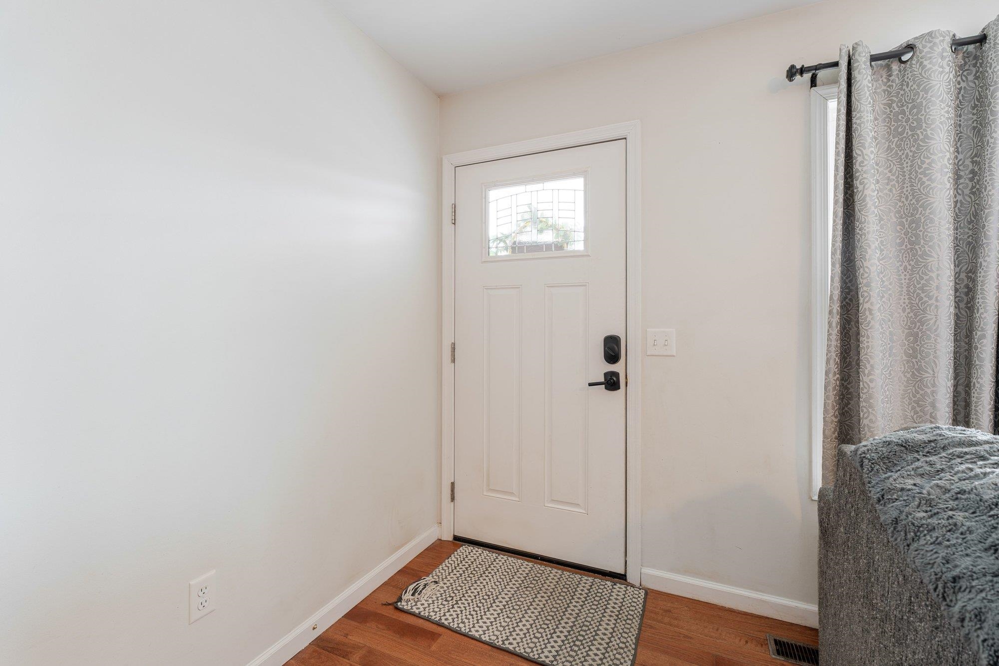 401 W C ST, ELKTON, Virginia 22827, 3 Bedrooms Bedrooms, ,2 BathroomsBathrooms,Residential,401 W C ST,673738 MLS # 673738