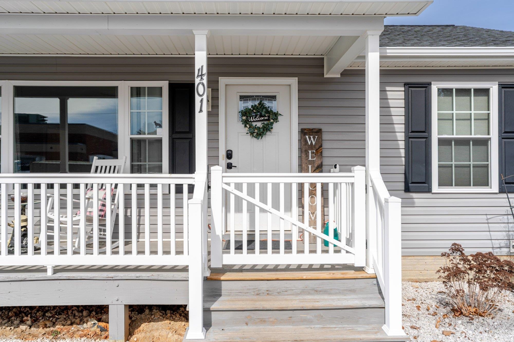 401 W C ST, ELKTON, Virginia 22827, 3 Bedrooms Bedrooms, ,2 BathroomsBathrooms,Residential,401 W C ST,673738 MLS # 673738