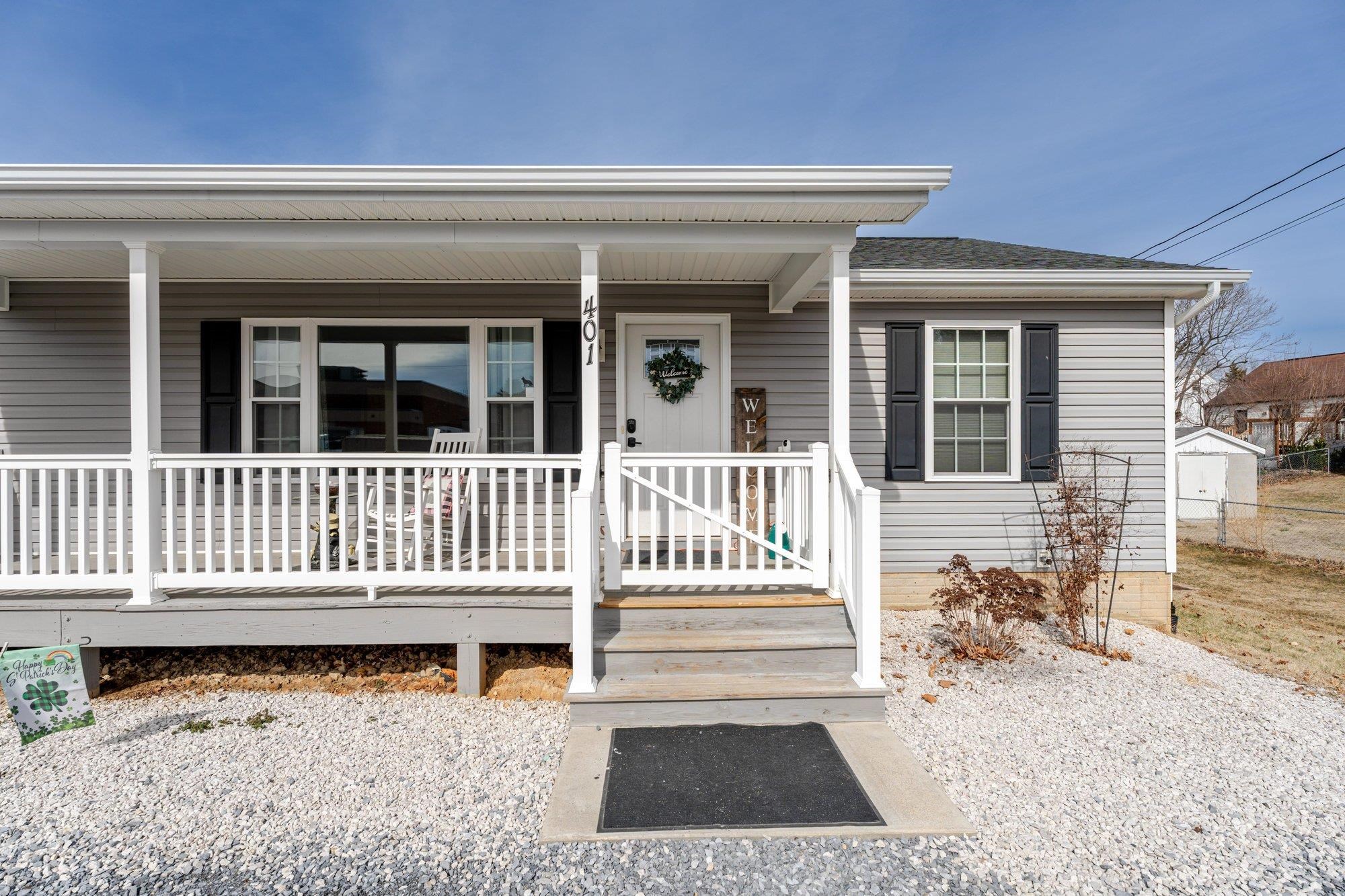 401 W C ST, ELKTON, Virginia 22827, 3 Bedrooms Bedrooms, ,2 BathroomsBathrooms,Residential,401 W C ST,673738 MLS # 673738