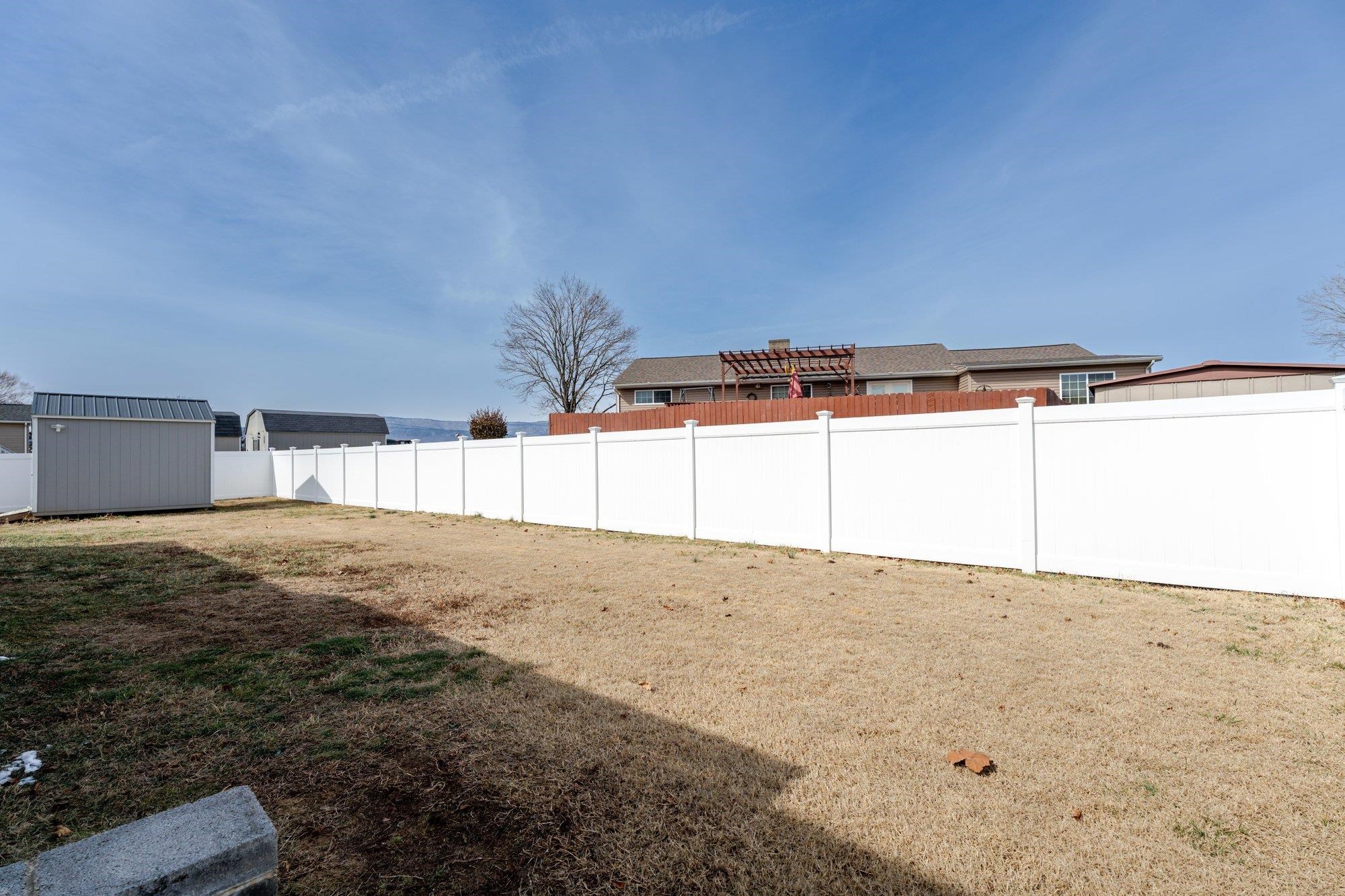 401 W C ST, ELKTON, Virginia 22827, 3 Bedrooms Bedrooms, ,2 BathroomsBathrooms,Residential,401 W C ST,673738 MLS # 673738