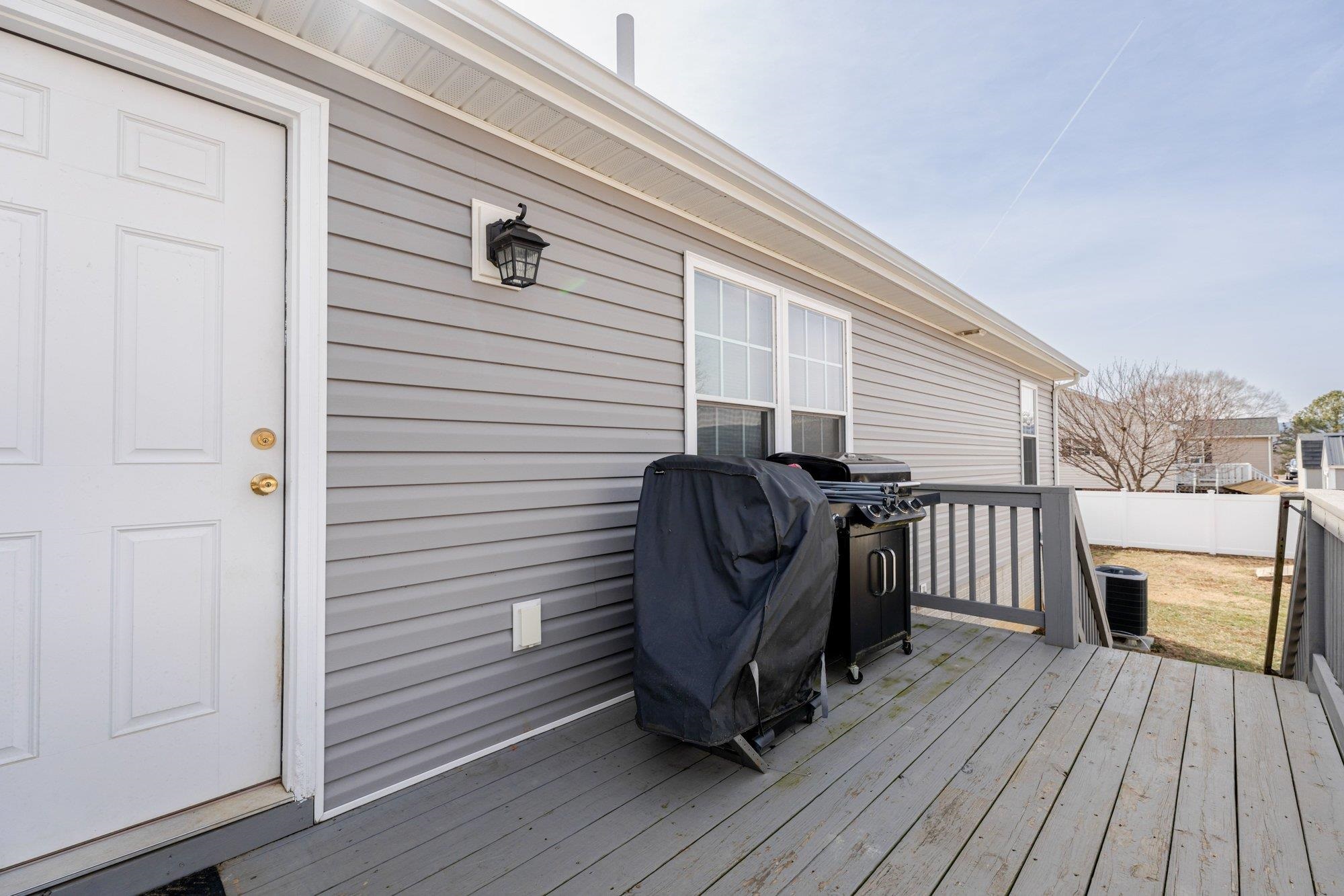 401 W C ST, ELKTON, Virginia 22827, 3 Bedrooms Bedrooms, ,2 BathroomsBathrooms,Residential,401 W C ST,673738 MLS # 673738