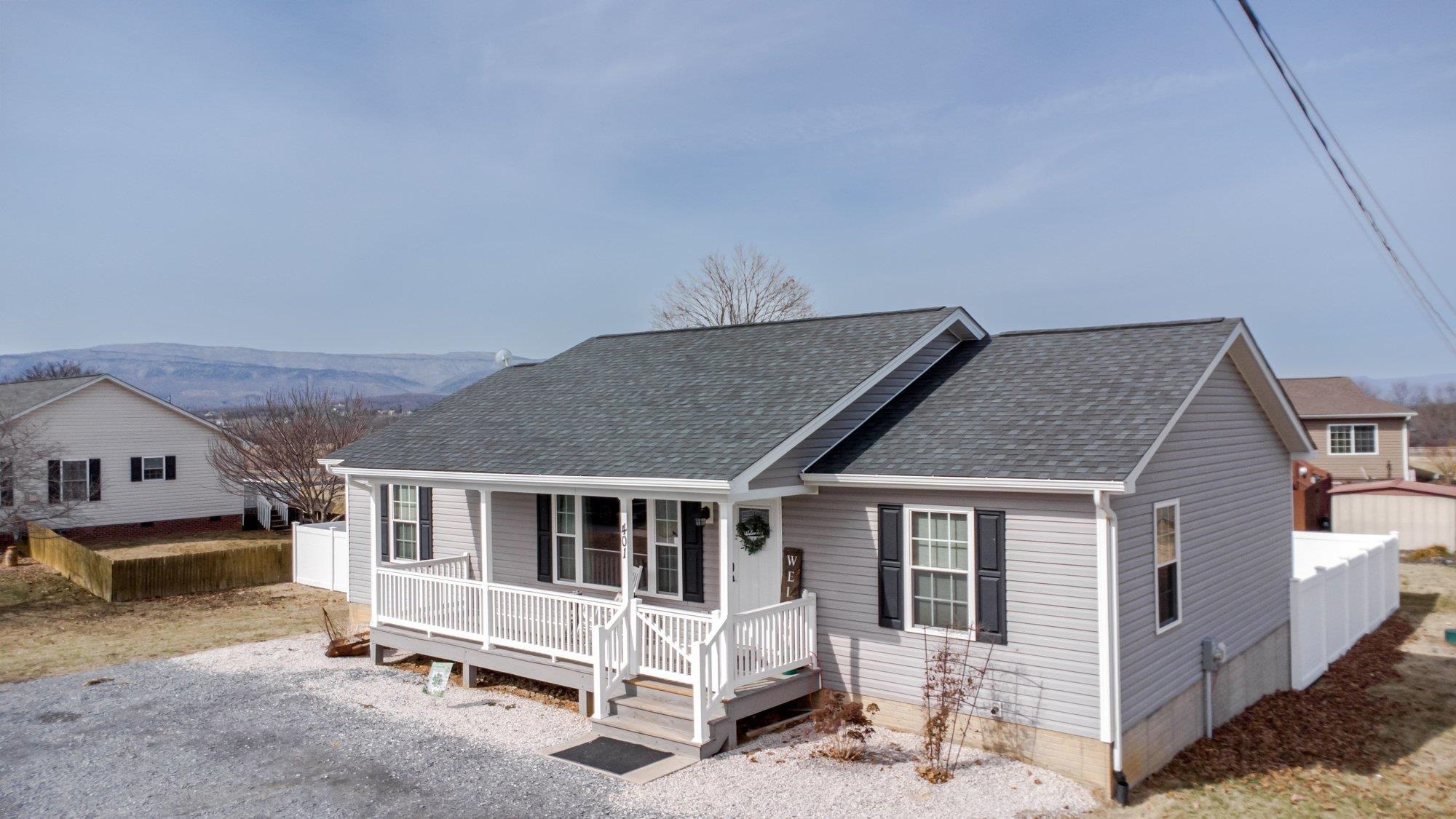 401 W C ST, ELKTON, Virginia 22827, 3 Bedrooms Bedrooms, ,2 BathroomsBathrooms,Residential,401 W C ST,673738 MLS # 673738