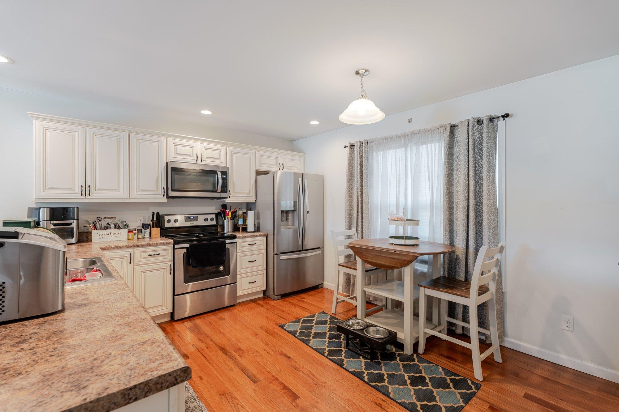 401 W C ST, ELKTON, Virginia 22827, 3 Bedrooms Bedrooms, ,2 BathroomsBathrooms,Residential,401 W C ST,673738 MLS # 673738