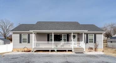 401 W C ST, ELKTON, Virginia 22827, 3 Bedrooms Bedrooms, ,2 BathroomsBathrooms,Residential,401 W C ST,673738 MLS # 673738