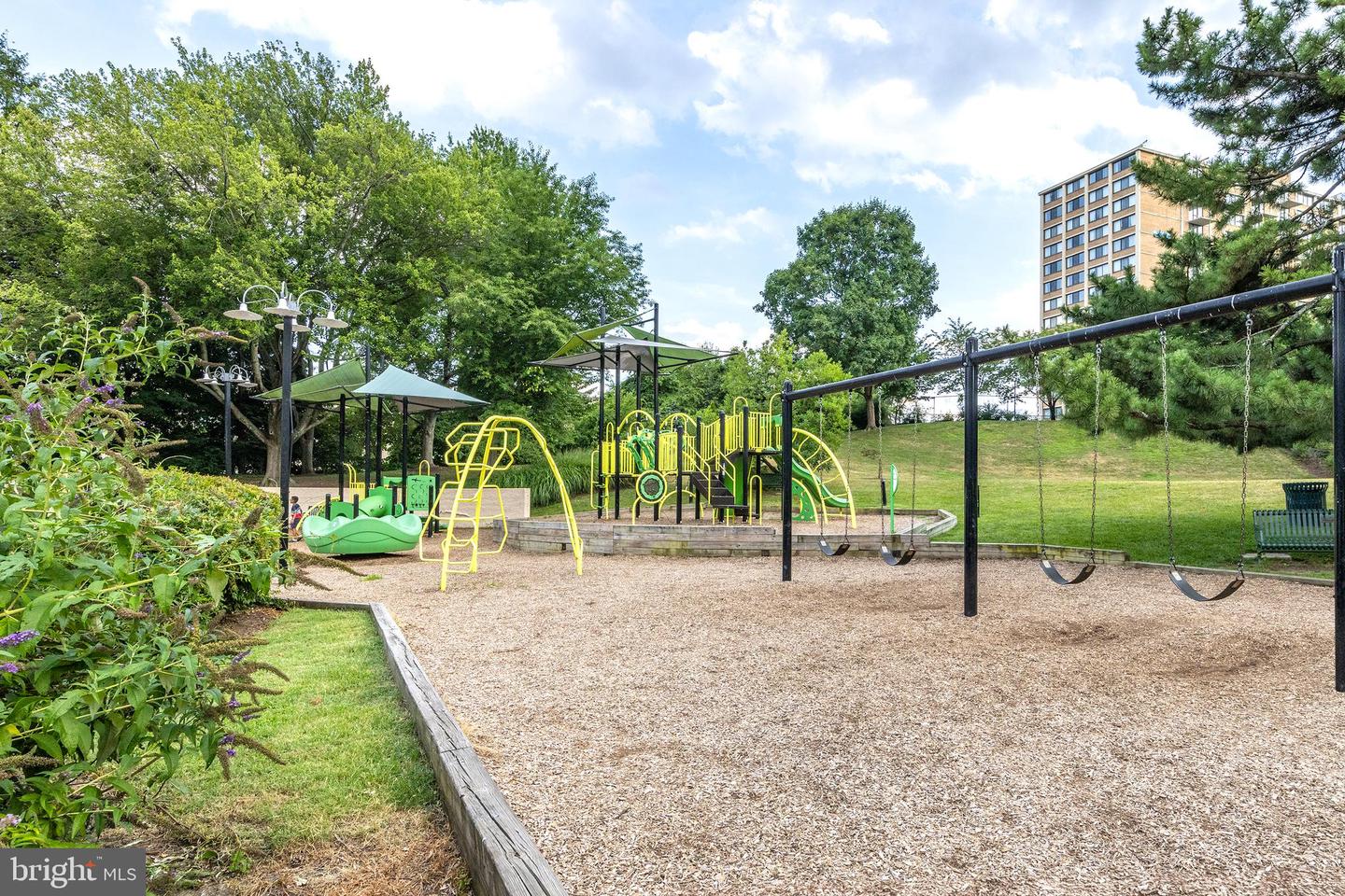 307 YOAKUM PKWY #802, ALEXANDRIA, Virginia 22304, 1 Bedroom Bedrooms, ,1 BathroomBathrooms,Residential,For sale,307 YOAKUM PKWY #802,VAAX2053356 MLS # VAAX2053356