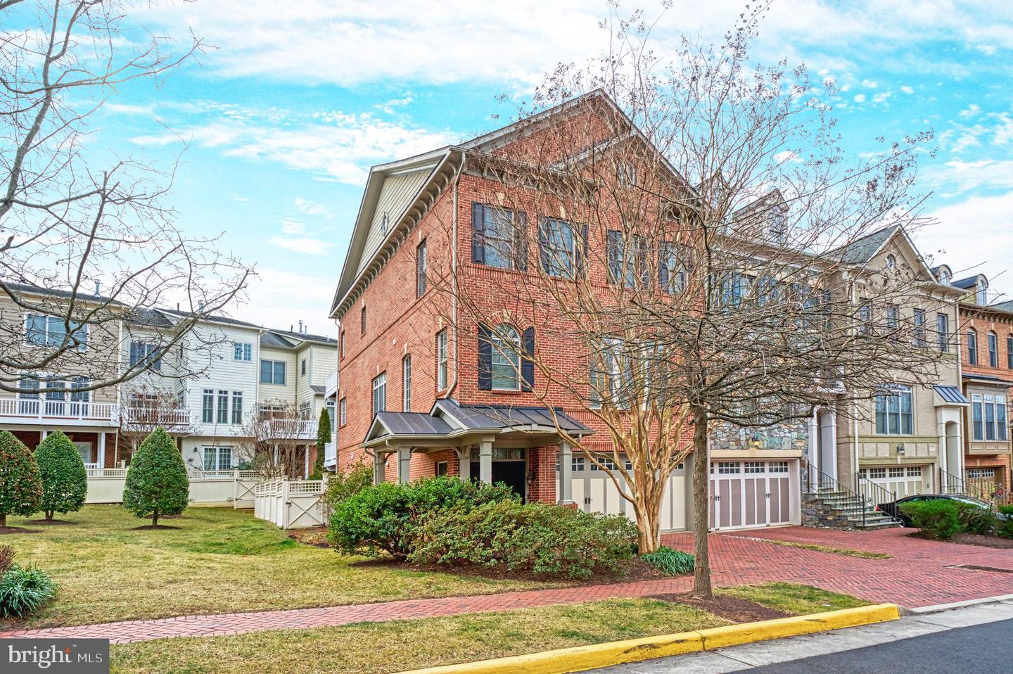 6739 DARRELLS GRANT PL, FALLS CHURCH, Virginia 22043, 3 Bedrooms Bedrooms, ,3 BathroomsBathrooms,Residential,For sale,6739 DARRELLS GRANT PL,VAFX2286716 MLS # VAFX2286716