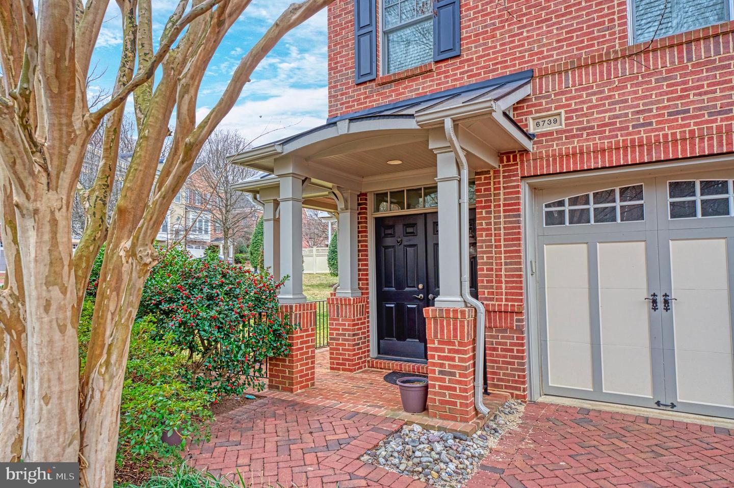 6739 DARRELLS GRANT PL, FALLS CHURCH, Virginia 22043, 3 Bedrooms Bedrooms, ,3 BathroomsBathrooms,Residential,For sale,6739 DARRELLS GRANT PL,VAFX2286716 MLS # VAFX2286716