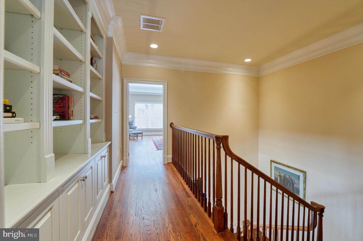 6739 DARRELLS GRANT PL, FALLS CHURCH, Virginia 22043, 3 Bedrooms Bedrooms, ,3 BathroomsBathrooms,Residential,For sale,6739 DARRELLS GRANT PL,VAFX2286716 MLS # VAFX2286716