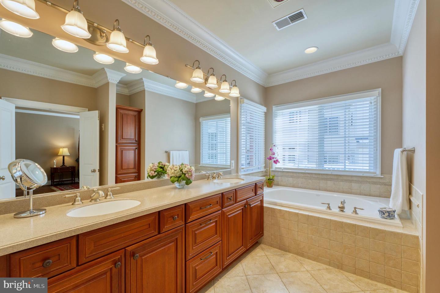 6739 DARRELLS GRANT PL, FALLS CHURCH, Virginia 22043, 3 Bedrooms Bedrooms, ,3 BathroomsBathrooms,Residential,For sale,6739 DARRELLS GRANT PL,VAFX2286716 MLS # VAFX2286716