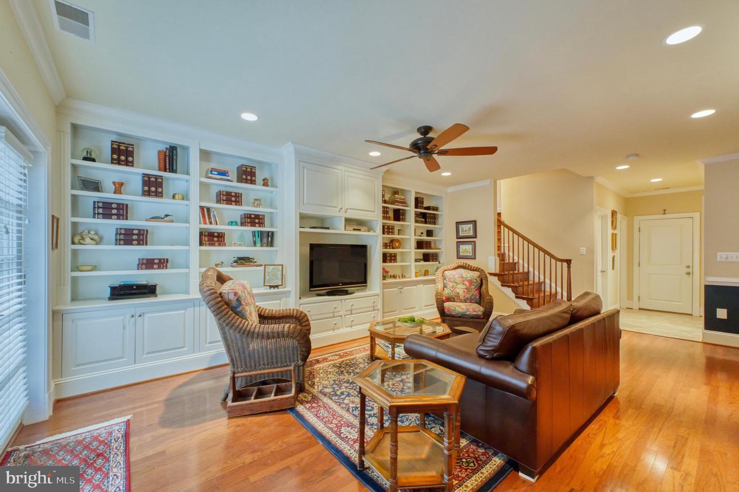 6739 DARRELLS GRANT PL, FALLS CHURCH, Virginia 22043, 3 Bedrooms Bedrooms, ,3 BathroomsBathrooms,Residential,For sale,6739 DARRELLS GRANT PL,VAFX2286716 MLS # VAFX2286716