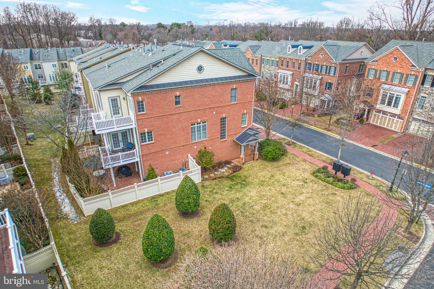 6739 DARRELLS GRANT PL, FALLS CHURCH, Virginia 22043, 3 Bedrooms Bedrooms, ,3 BathroomsBathrooms,Residential,For sale,6739 DARRELLS GRANT PL,VAFX2286716 MLS # VAFX2286716