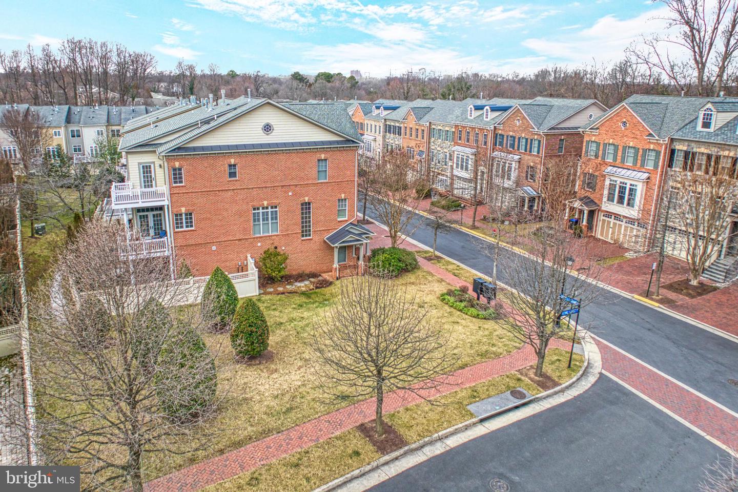 6739 DARRELLS GRANT PL, FALLS CHURCH, Virginia 22043, 3 Bedrooms Bedrooms, ,3 BathroomsBathrooms,Residential,For sale,6739 DARRELLS GRANT PL,VAFX2286716 MLS # VAFX2286716