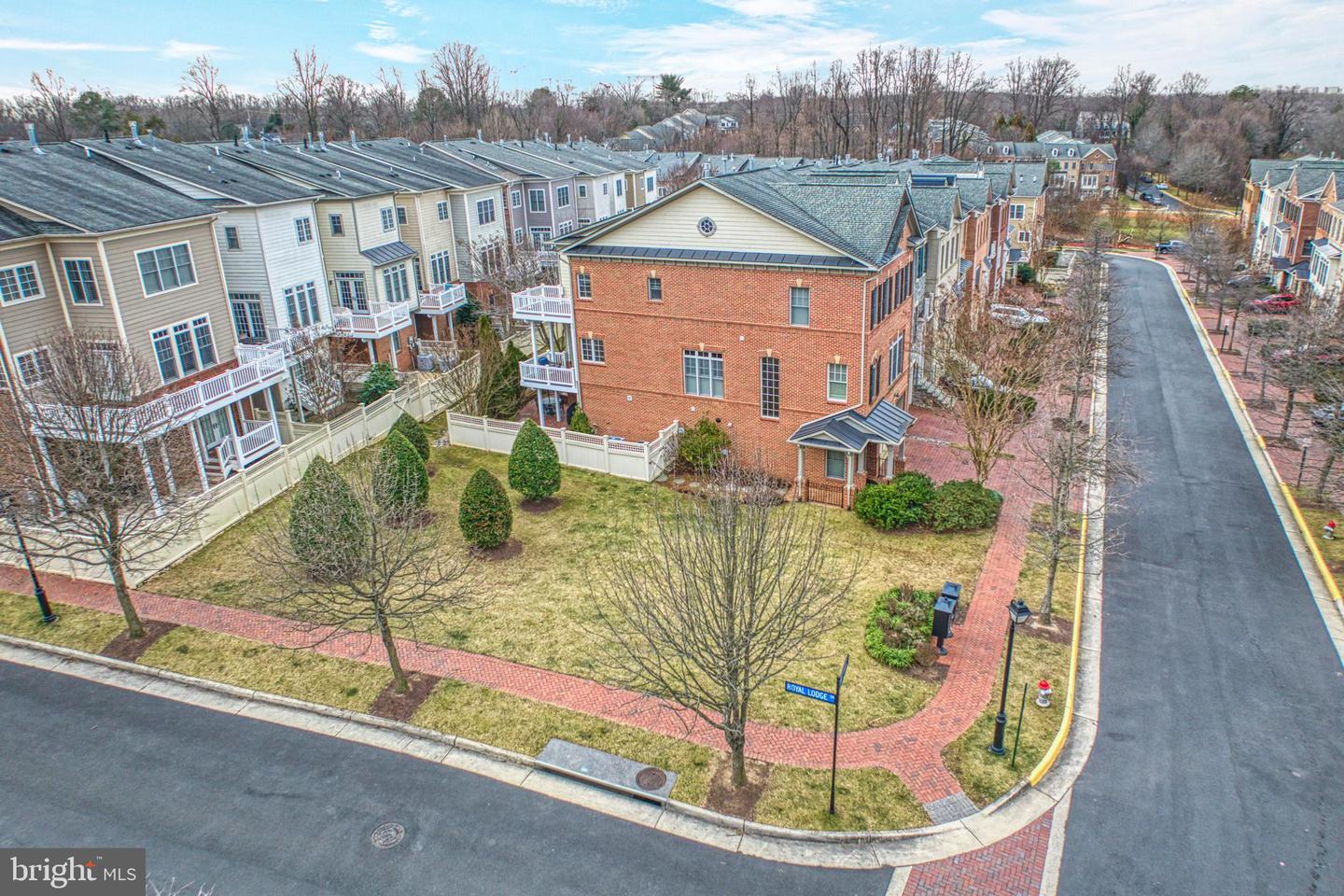 6739 DARRELLS GRANT PL, FALLS CHURCH, Virginia 22043, 3 Bedrooms Bedrooms, ,3 BathroomsBathrooms,Residential,For sale,6739 DARRELLS GRANT PL,VAFX2286716 MLS # VAFX2286716