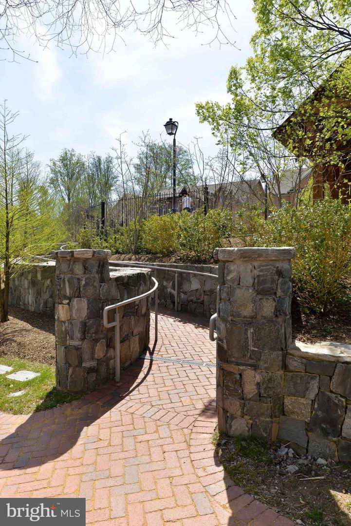 6739 DARRELLS GRANT PL, FALLS CHURCH, Virginia 22043, 3 Bedrooms Bedrooms, ,3 BathroomsBathrooms,Residential,For sale,6739 DARRELLS GRANT PL,VAFX2286716 MLS # VAFX2286716