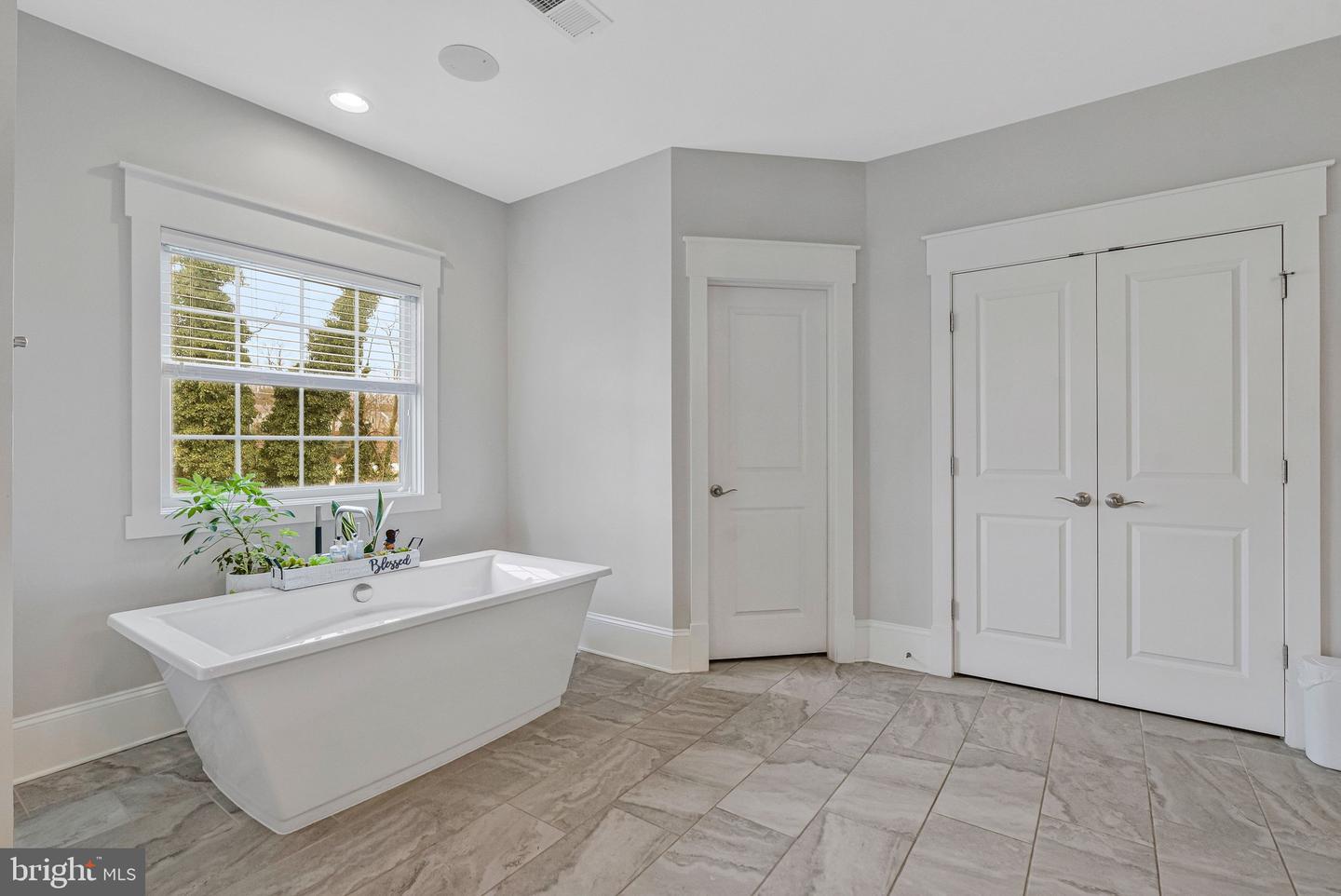 362 PARK ST NE, VIENNA, Virginia 22180, 5 Bedrooms Bedrooms, ,5 BathroomsBathrooms,Residential,For sale,362 PARK ST NE,VAFX2287518 MLS # VAFX2287518