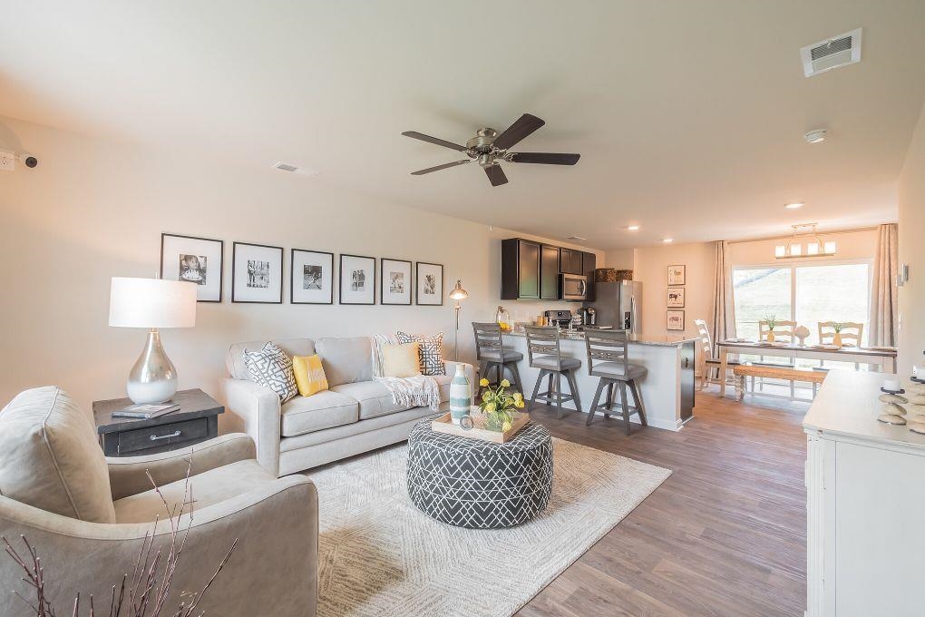 21 RIVER OAK DR, STAUNTON, Virginia 24401, 4 Bedrooms Bedrooms, ,2 BathroomsBathrooms,Residential,21 RIVER OAK DR,673722 MLS # 673722 21 RIVER OAK DR, STAUNTON, Virginia 24401, 4 Bedrooms Bedrooms, ,2 BathroomsBathrooms,Residential,21 RIVER OAK DR,673722 MLS # 673722