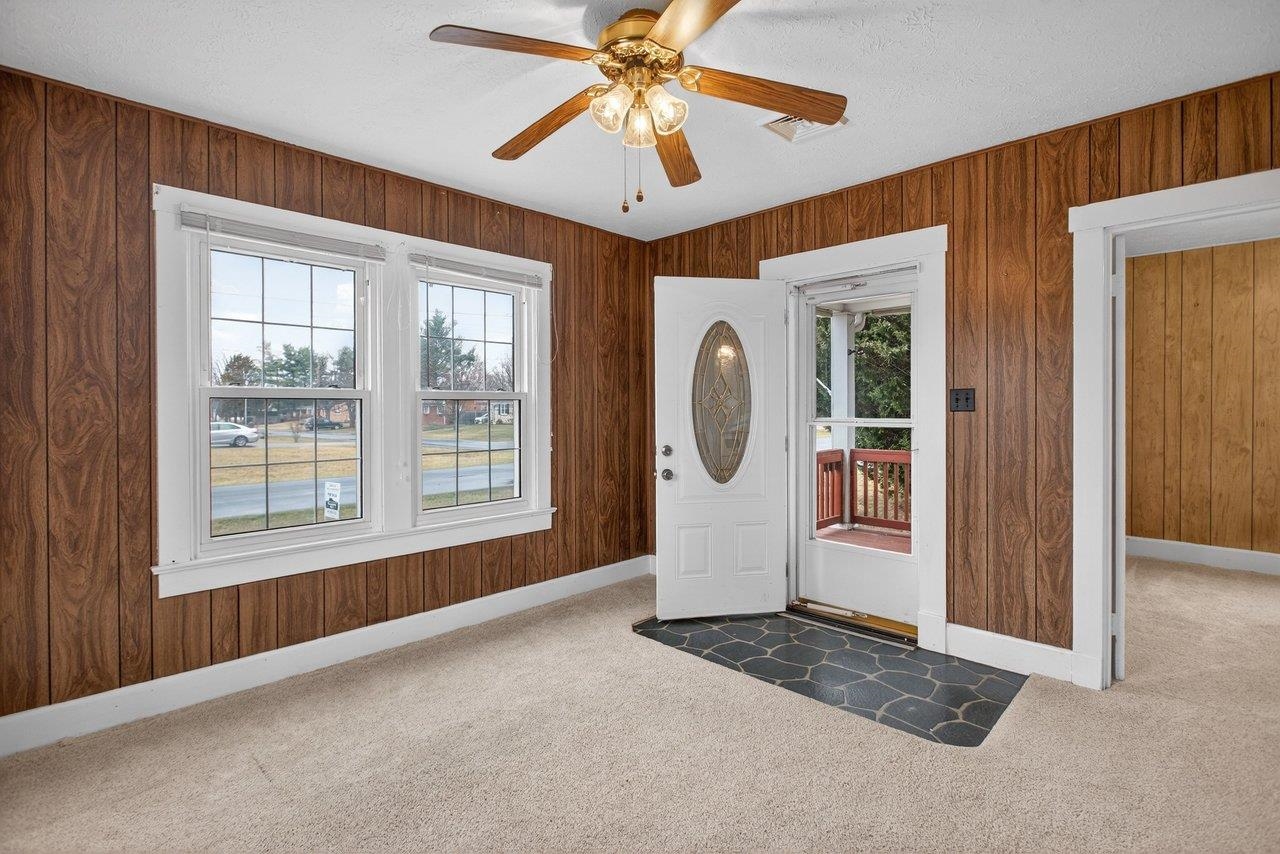 802 CHERRY AVE, GROTTOES, Virginia 24441, 2 Bedrooms Bedrooms, ,1 BathroomBathrooms,Residential,802 CHERRY AVE,673746 MLS # 673746 802 CHERRY AVE, GROTTOES, Virginia 24441, 2 Bedrooms Bedrooms, ,1 BathroomBathrooms,Residential,802 CHERRY AVE,673746 MLS # 673746