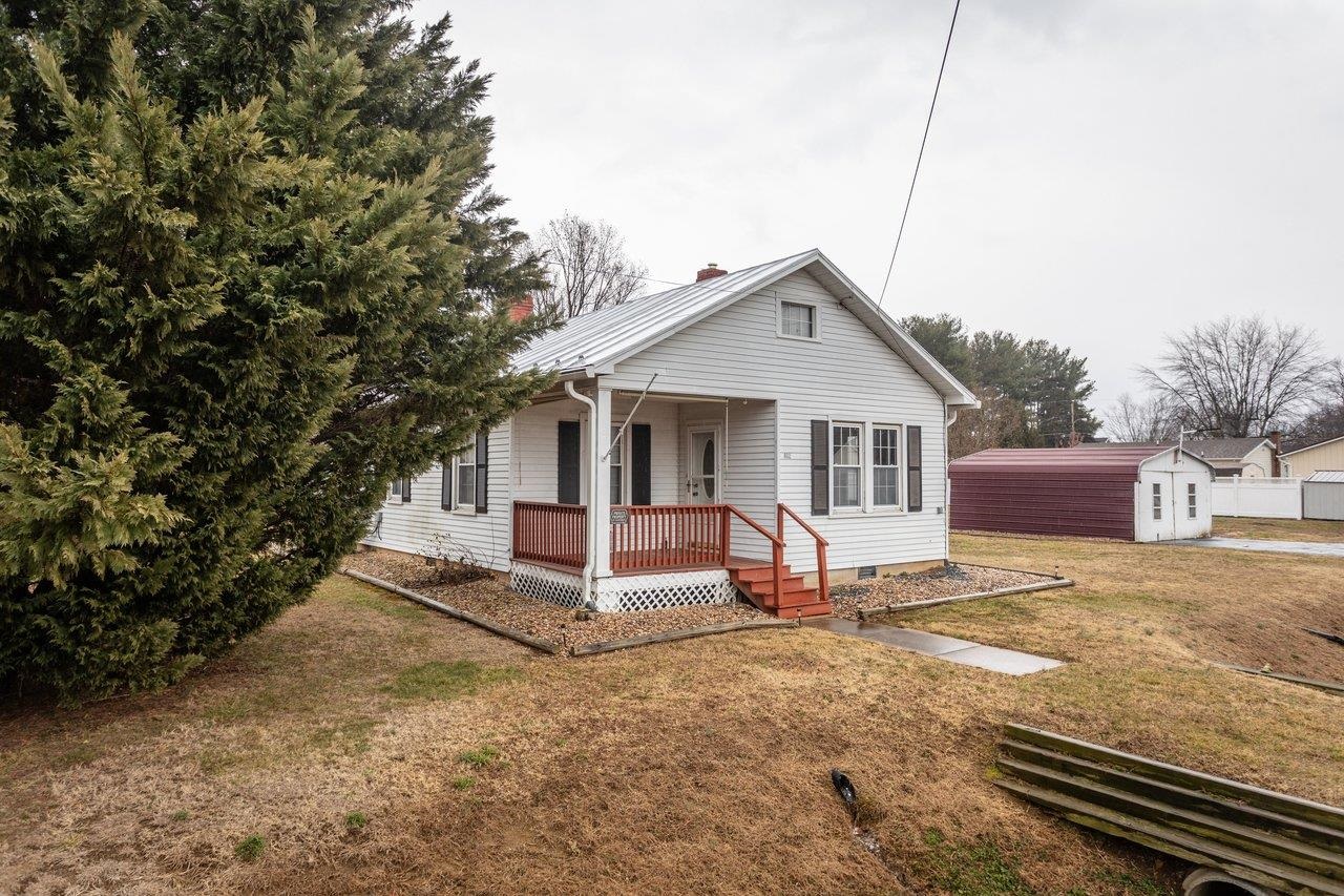 802 CHERRY AVE, GROTTOES, Virginia 24441, 2 Bedrooms Bedrooms, ,1 BathroomBathrooms,Residential,802 CHERRY AVE,673746 MLS # 673746 802 CHERRY AVE, GROTTOES, Virginia 24441, 2 Bedrooms Bedrooms, ,1 BathroomBathrooms,Residential,802 CHERRY AVE,673746 MLS # 673746