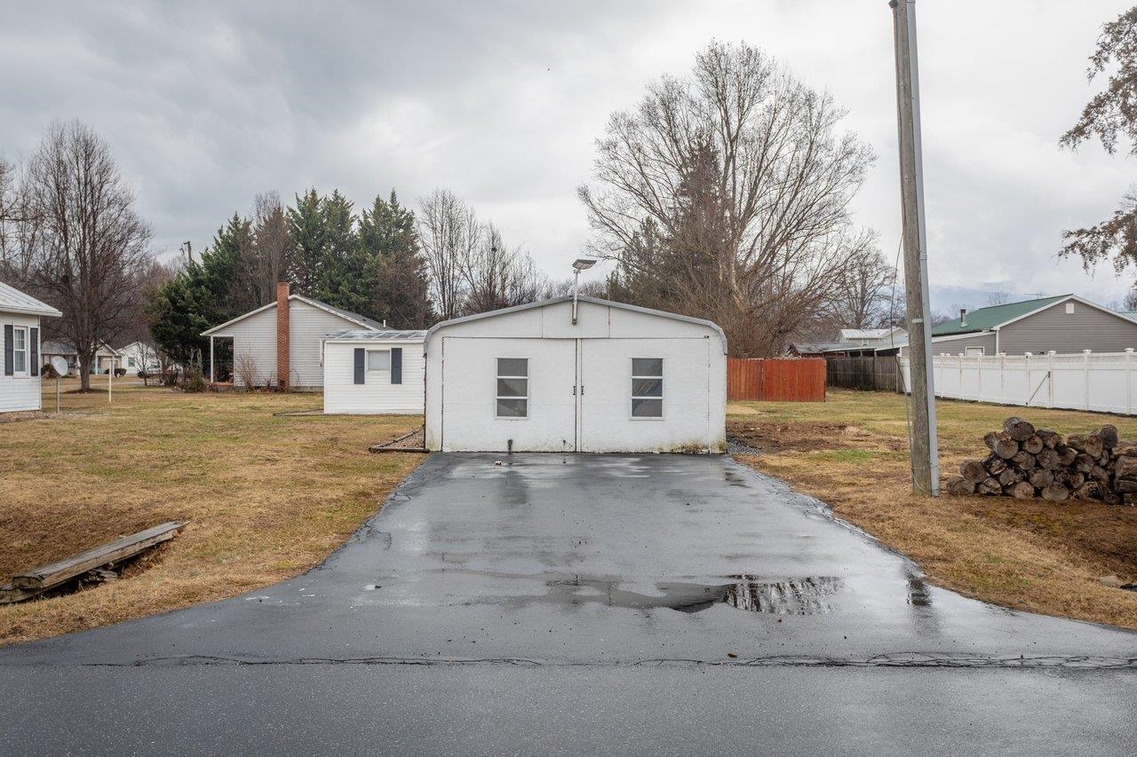 802 CHERRY AVE, GROTTOES, Virginia 24441, 2 Bedrooms Bedrooms, ,1 BathroomBathrooms,Residential,802 CHERRY AVE,673746 MLS # 673746 802 CHERRY AVE, GROTTOES, Virginia 24441, 2 Bedrooms Bedrooms, ,1 BathroomBathrooms,Residential,802 CHERRY AVE,673746 MLS # 673746