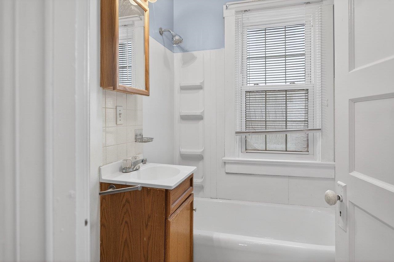 802 CHERRY AVE, GROTTOES, Virginia 24441, 2 Bedrooms Bedrooms, ,1 BathroomBathrooms,Residential,802 CHERRY AVE,673746 MLS # 673746 802 CHERRY AVE, GROTTOES, Virginia 24441, 2 Bedrooms Bedrooms, ,1 BathroomBathrooms,Residential,802 CHERRY AVE,673746 MLS # 673746