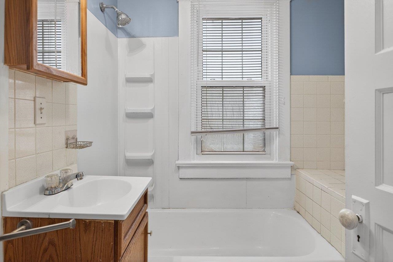 802 CHERRY AVE, GROTTOES, Virginia 24441, 2 Bedrooms Bedrooms, ,1 BathroomBathrooms,Residential,802 CHERRY AVE,673746 MLS # 673746 802 CHERRY AVE, GROTTOES, Virginia 24441, 2 Bedrooms Bedrooms, ,1 BathroomBathrooms,Residential,802 CHERRY AVE,673746 MLS # 673746