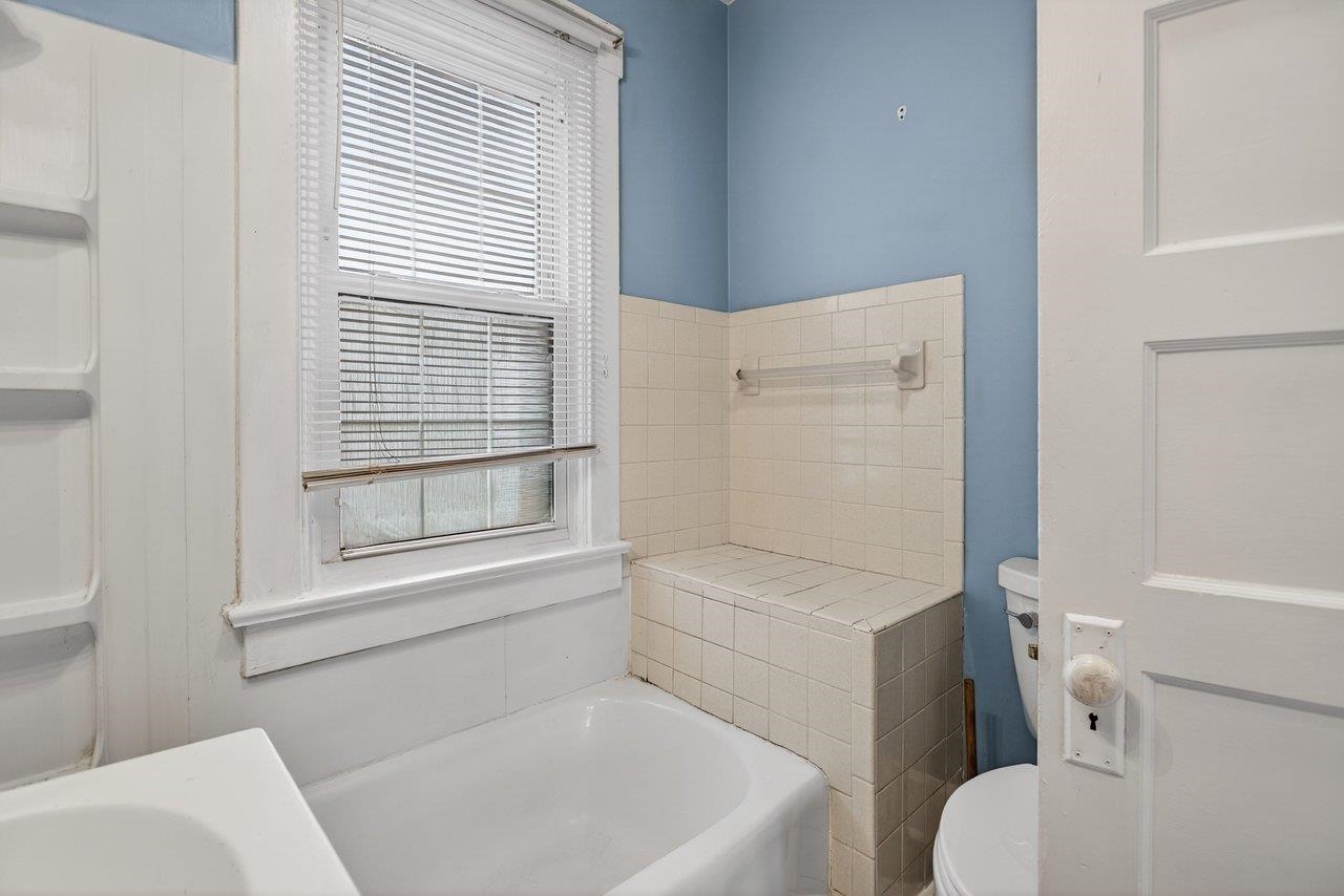 802 CHERRY AVE, GROTTOES, Virginia 24441, 2 Bedrooms Bedrooms, ,1 BathroomBathrooms,Residential,802 CHERRY AVE,673746 MLS # 673746 802 CHERRY AVE, GROTTOES, Virginia 24441, 2 Bedrooms Bedrooms, ,1 BathroomBathrooms,Residential,802 CHERRY AVE,673746 MLS # 673746