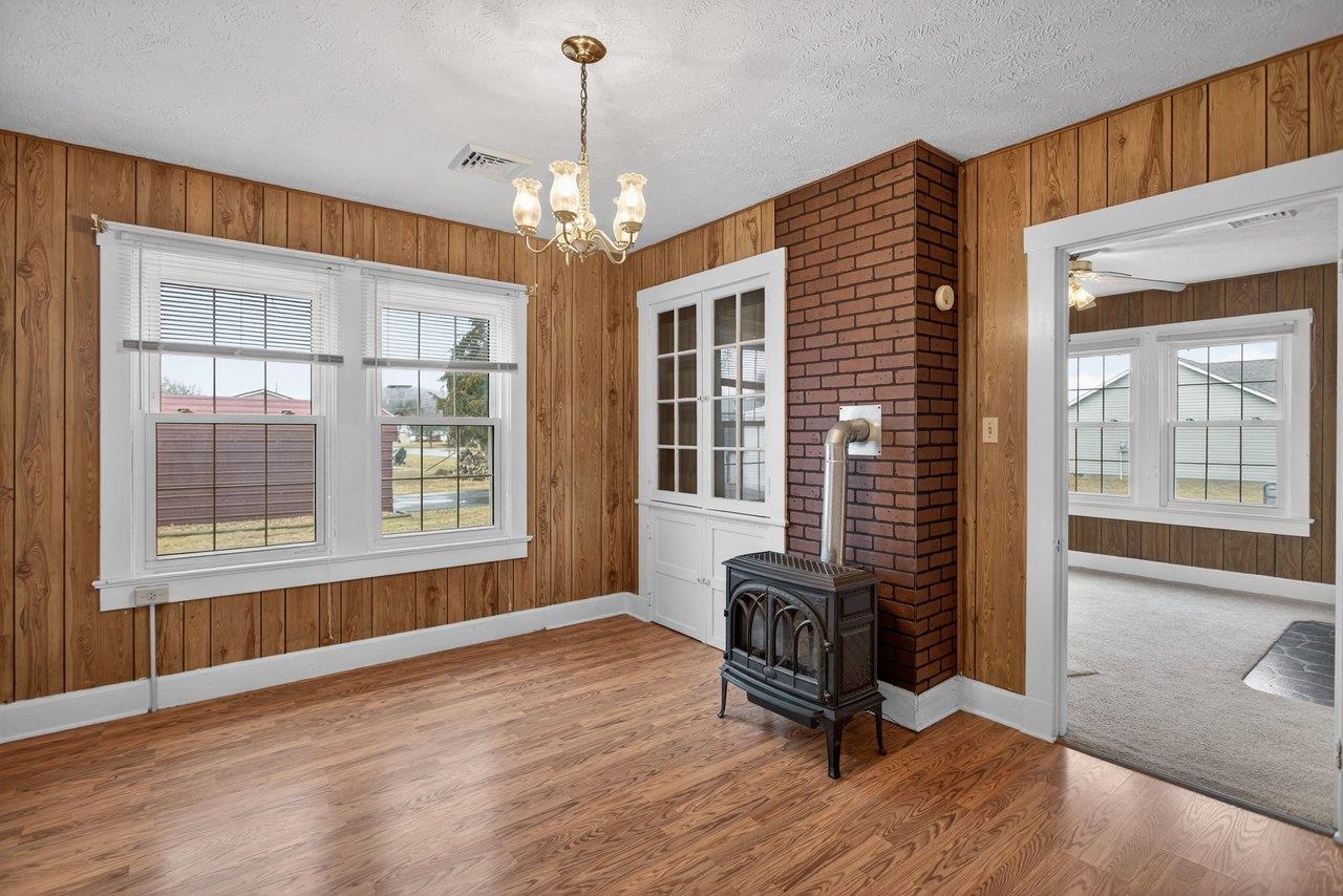 802 CHERRY AVE, GROTTOES, Virginia 24441, 2 Bedrooms Bedrooms, ,1 BathroomBathrooms,Residential,802 CHERRY AVE,673746 MLS # 673746 802 CHERRY AVE, GROTTOES, Virginia 24441, 2 Bedrooms Bedrooms, ,1 BathroomBathrooms,Residential,802 CHERRY AVE,673746 MLS # 673746