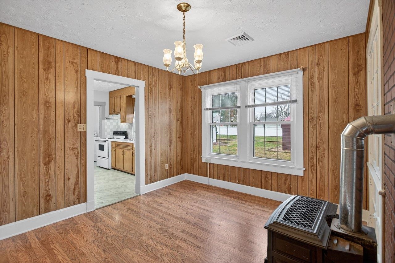 802 CHERRY AVE, GROTTOES, Virginia 24441, 2 Bedrooms Bedrooms, ,1 BathroomBathrooms,Residential,802 CHERRY AVE,673746 MLS # 673746 802 CHERRY AVE, GROTTOES, Virginia 24441, 2 Bedrooms Bedrooms, ,1 BathroomBathrooms,Residential,802 CHERRY AVE,673746 MLS # 673746