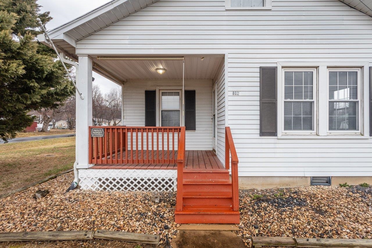 802 CHERRY AVE, GROTTOES, Virginia 24441, 2 Bedrooms Bedrooms, ,1 BathroomBathrooms,Residential,802 CHERRY AVE,673746 MLS # 673746 802 CHERRY AVE, GROTTOES, Virginia 24441, 2 Bedrooms Bedrooms, ,1 BathroomBathrooms,Residential,802 CHERRY AVE,673746 MLS # 673746