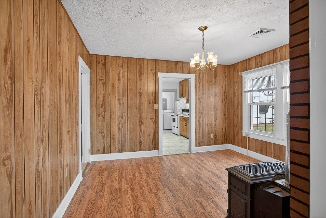 802 CHERRY AVE, GROTTOES, Virginia 24441, 2 Bedrooms Bedrooms, ,1 BathroomBathrooms,Residential,802 CHERRY AVE,673746 MLS # 673746 802 CHERRY AVE, GROTTOES, Virginia 24441, 2 Bedrooms Bedrooms, ,1 BathroomBathrooms,Residential,802 CHERRY AVE,673746 MLS # 673746