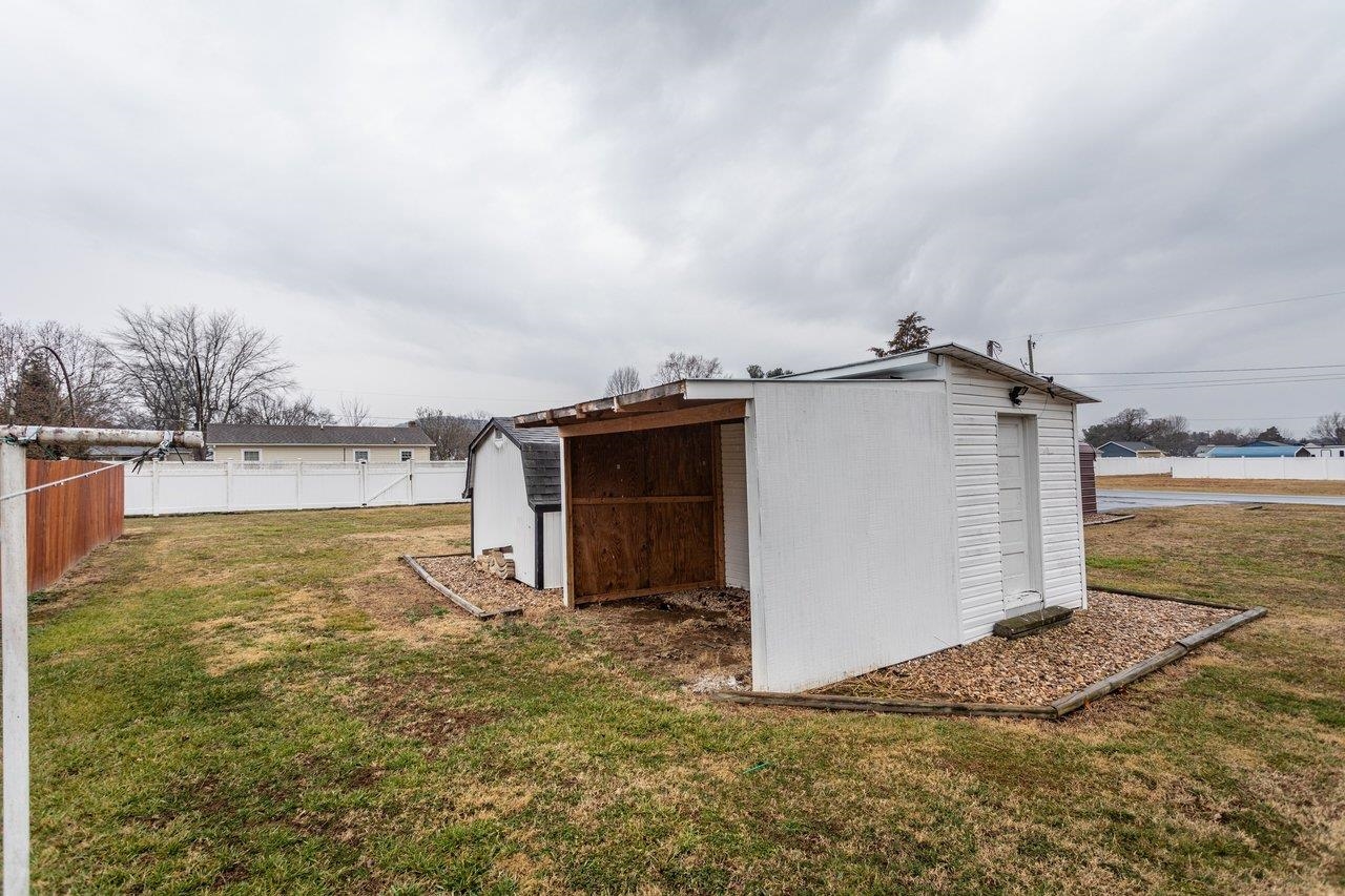 802 CHERRY AVE, GROTTOES, Virginia 24441, 2 Bedrooms Bedrooms, ,1 BathroomBathrooms,Residential,802 CHERRY AVE,673746 MLS # 673746 802 CHERRY AVE, GROTTOES, Virginia 24441, 2 Bedrooms Bedrooms, ,1 BathroomBathrooms,Residential,802 CHERRY AVE,673746 MLS # 673746