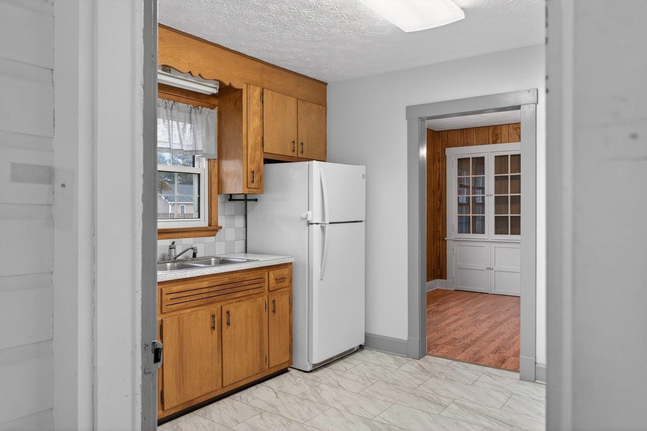 802 CHERRY AVE, GROTTOES, Virginia 24441, 2 Bedrooms Bedrooms, ,1 BathroomBathrooms,Residential,802 CHERRY AVE,673746 MLS # 673746 802 CHERRY AVE, GROTTOES, Virginia 24441, 2 Bedrooms Bedrooms, ,1 BathroomBathrooms,Residential,802 CHERRY AVE,673746 MLS # 673746