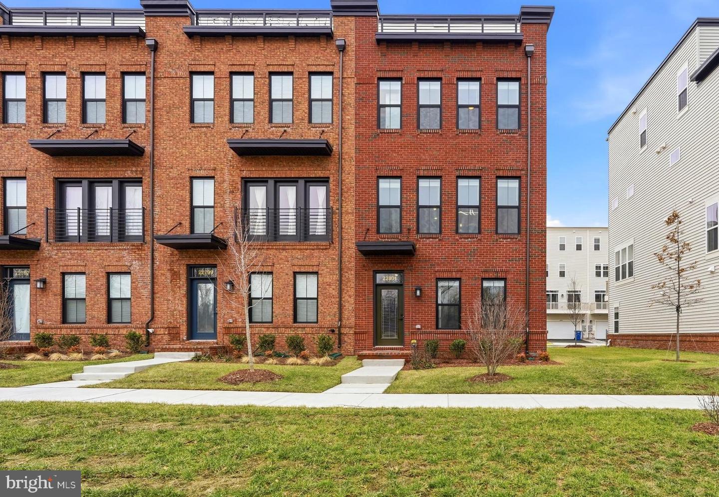 22801 TAWNY PINE SQ, BRAMBLETON, Virginia 20148, 4 Bedrooms Bedrooms, ,3 BathroomsBathrooms,Residential,For sale,22801 TAWNY PINE SQ,VALO2114796 MLS # VALO2114796