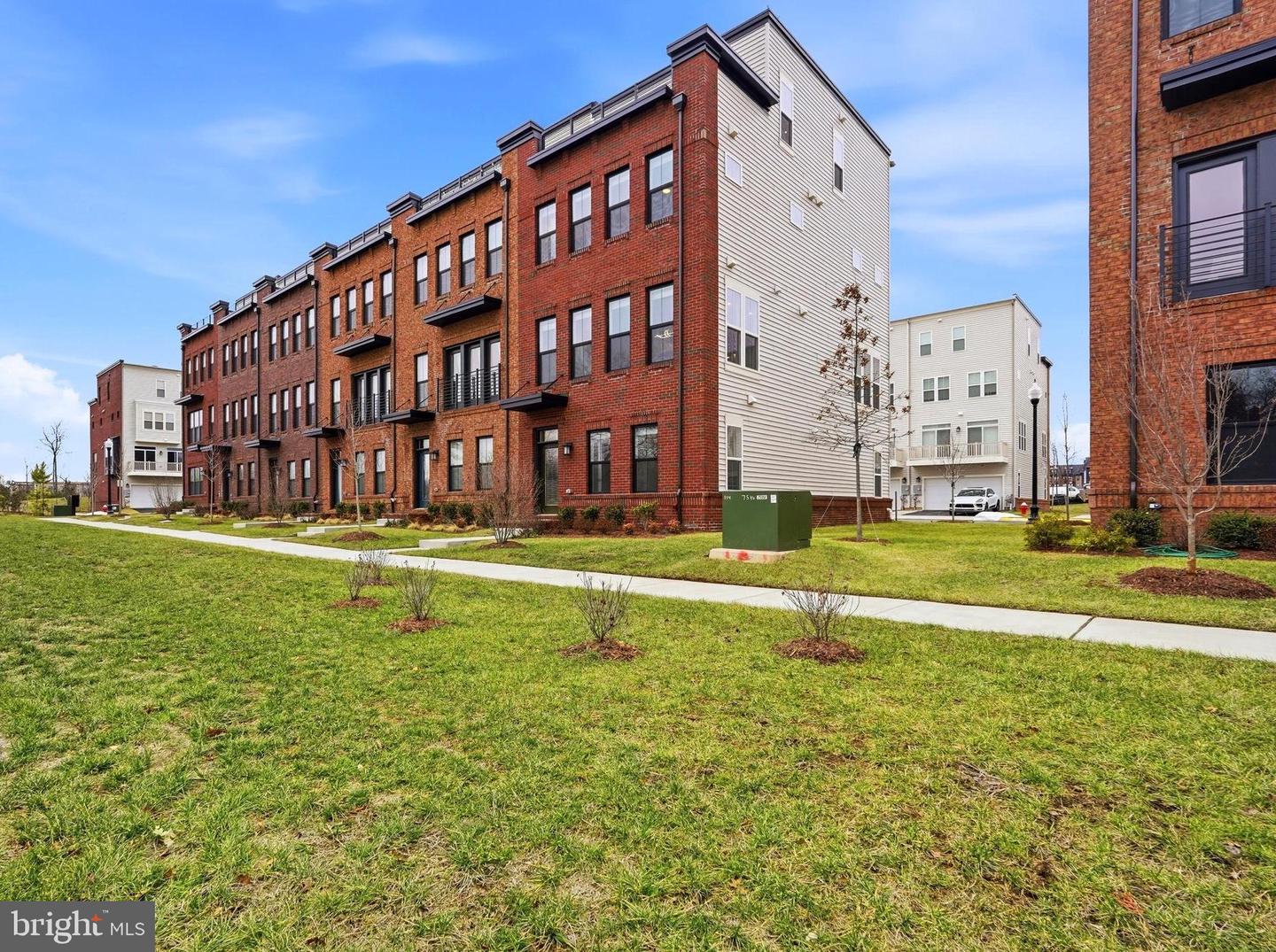 22801 TAWNY PINE SQ, BRAMBLETON, Virginia 20148, 4 Bedrooms Bedrooms, ,3 BathroomsBathrooms,Residential,For sale,22801 TAWNY PINE SQ,VALO2114796 MLS # VALO2114796