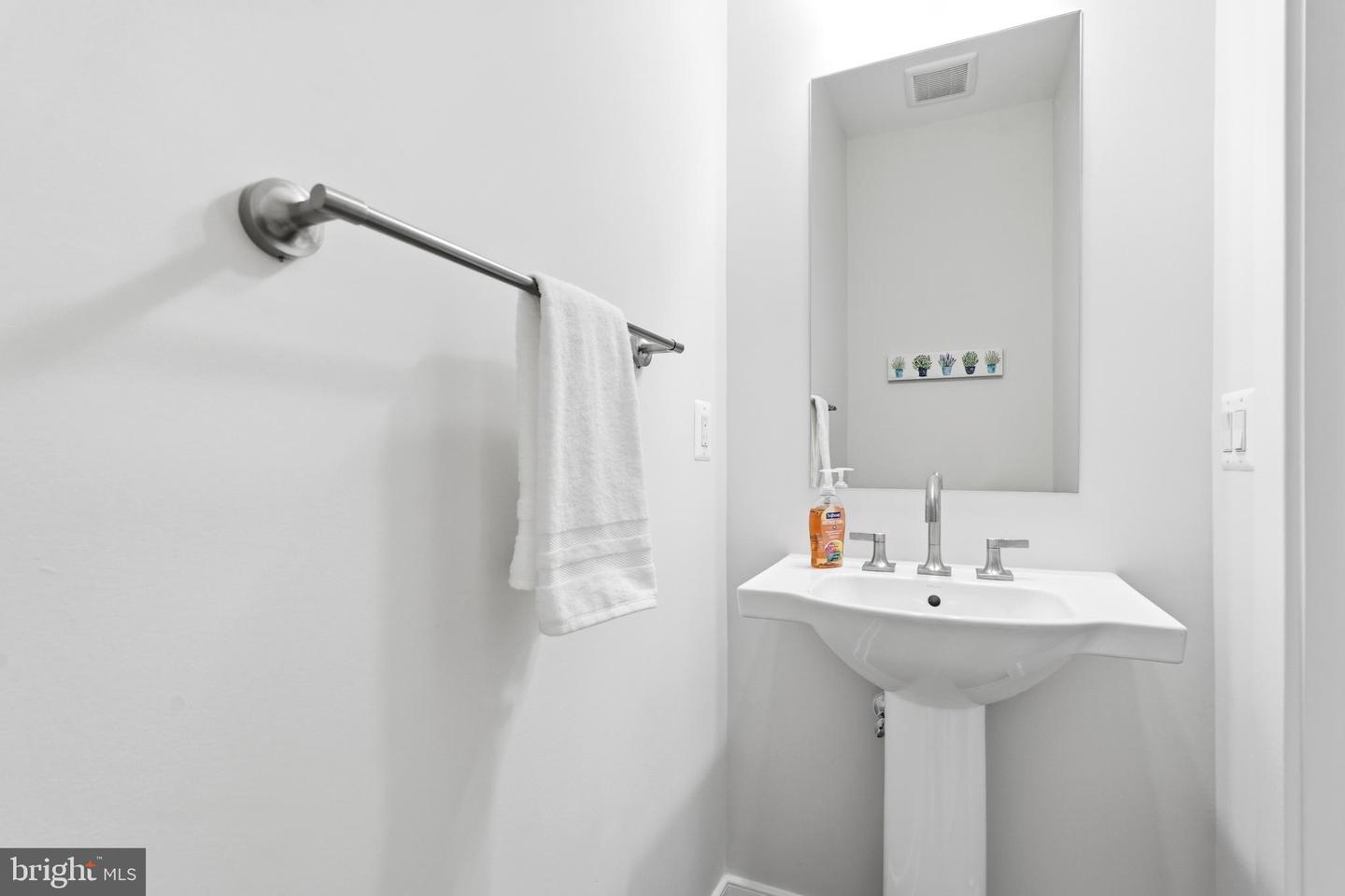 22801 TAWNY PINE SQ, BRAMBLETON, Virginia 20148, 4 Bedrooms Bedrooms, ,3 BathroomsBathrooms,Residential,For sale,22801 TAWNY PINE SQ,VALO2114796 MLS # VALO2114796