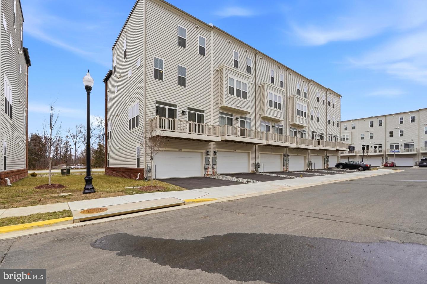 22801 TAWNY PINE SQ, BRAMBLETON, Virginia 20148, 4 Bedrooms Bedrooms, ,3 BathroomsBathrooms,Residential,For sale,22801 TAWNY PINE SQ,VALO2114796 MLS # VALO2114796