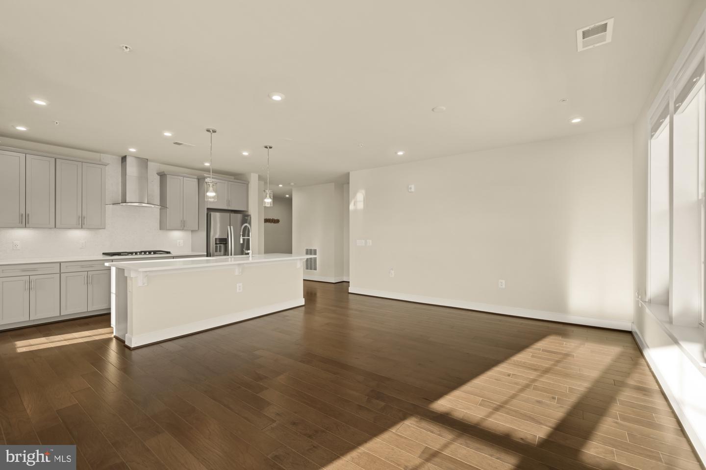 2320 FIELD POINT RD #4-304, HERNDON, Virginia 20171, 2 Bedrooms Bedrooms, ,2 BathroomsBathrooms,Residential,For sale,2320 FIELD POINT RD #4-304,VAFX2287782 MLS # VAFX2287782