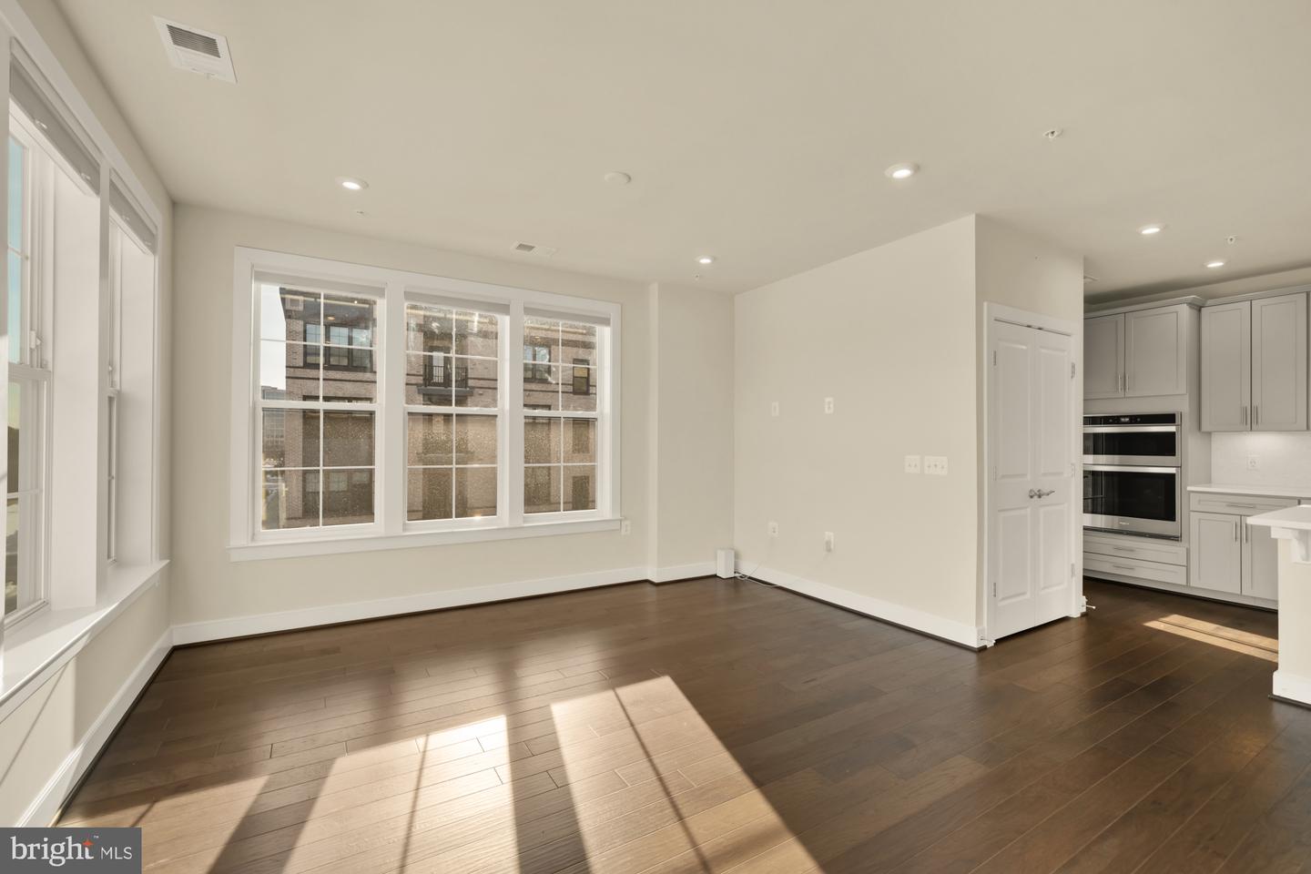 2320 FIELD POINT RD #4-304, HERNDON, Virginia 20171, 2 Bedrooms Bedrooms, ,2 BathroomsBathrooms,Residential,For sale,2320 FIELD POINT RD #4-304,VAFX2287782 MLS # VAFX2287782