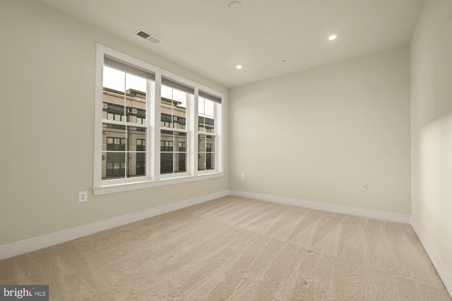 2320 FIELD POINT RD #4-304, HERNDON, Virginia 20171, 2 Bedrooms Bedrooms, ,2 BathroomsBathrooms,Residential,For sale,2320 FIELD POINT RD #4-304,VAFX2287782 MLS # VAFX2287782