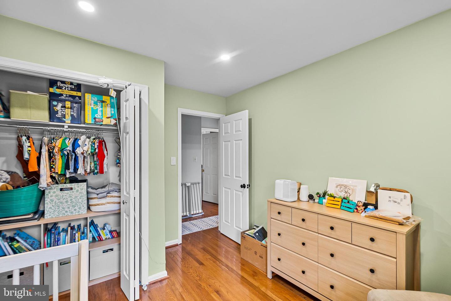 7229 OLDE LANTERN WAY, SPRINGFIELD, Virginia 22152, 3 Bedrooms Bedrooms, ,3 BathroomsBathrooms,Residential,For sale,7229 OLDE LANTERN WAY,VAFX2288094 MLS # VAFX2288094