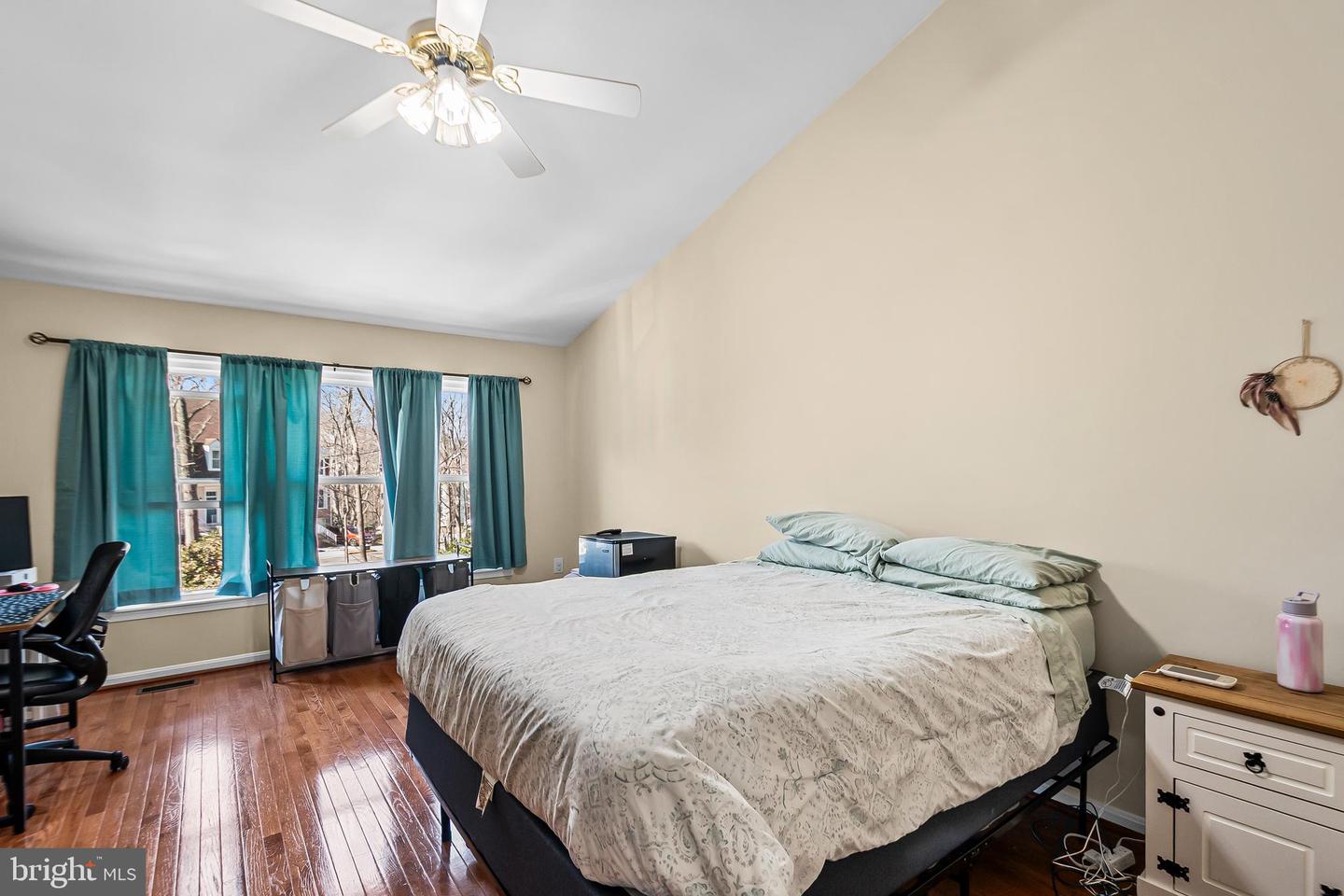 7229 OLDE LANTERN WAY, SPRINGFIELD, Virginia 22152, 3 Bedrooms Bedrooms, ,3 BathroomsBathrooms,Residential,For sale,7229 OLDE LANTERN WAY,VAFX2288094 MLS # VAFX2288094