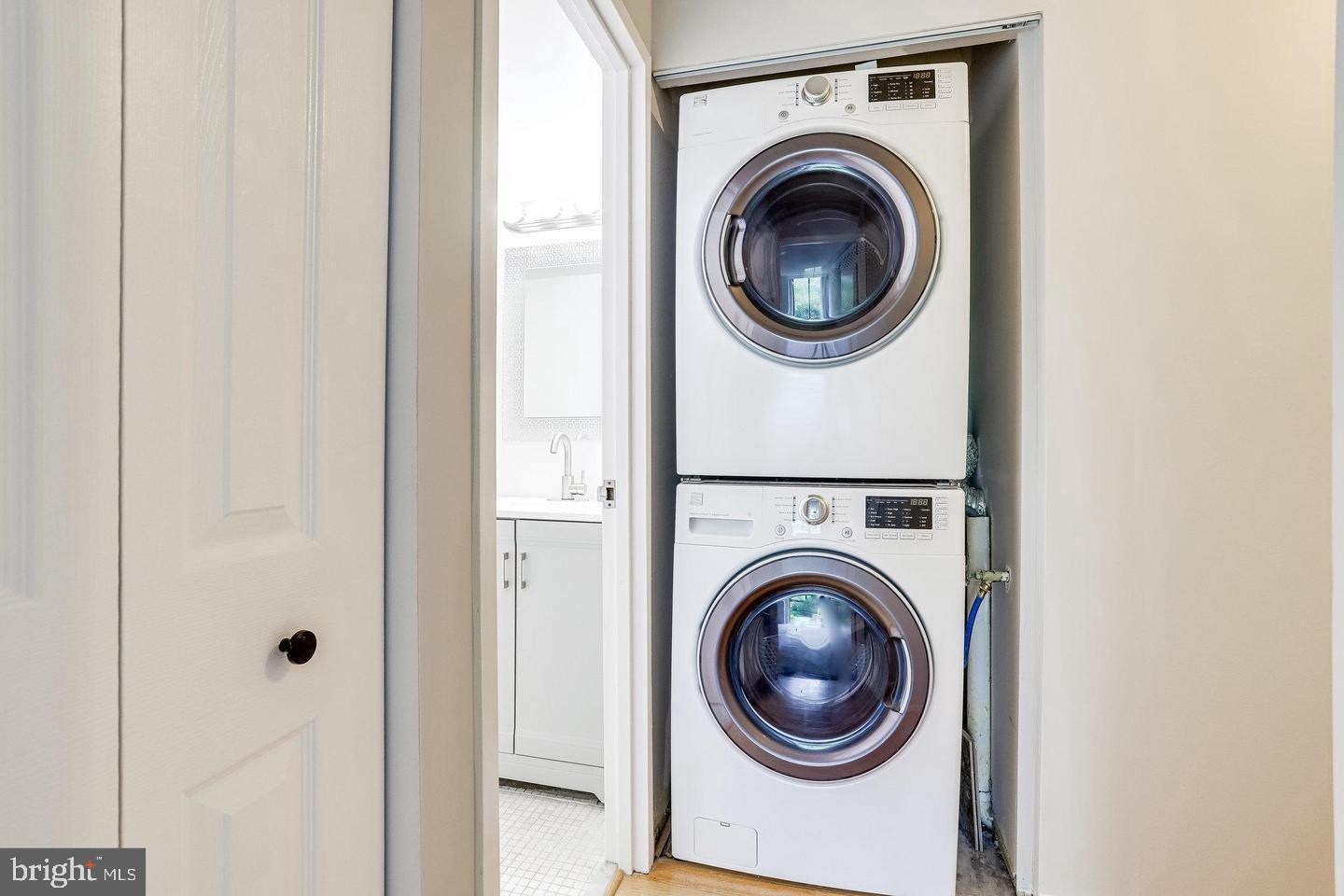 2300 PIMMIT DR #102, FALLS CHURCH, Virginia 22043, 1 Bedroom Bedrooms, ,1 BathroomBathrooms,Residential,For sale,2300 PIMMIT DR #102,VAFX2288222 MLS # VAFX2288222