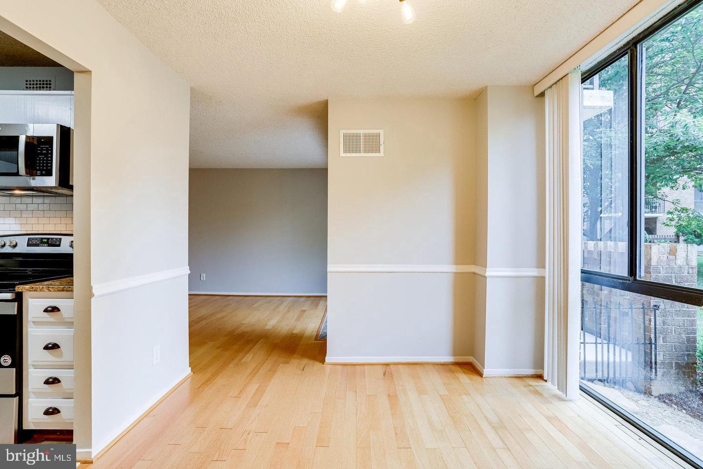 2300 PIMMIT DR #102, FALLS CHURCH, Virginia 22043, 1 Bedroom Bedrooms, ,1 BathroomBathrooms,Residential,For sale,2300 PIMMIT DR #102,VAFX2288222 MLS # VAFX2288222