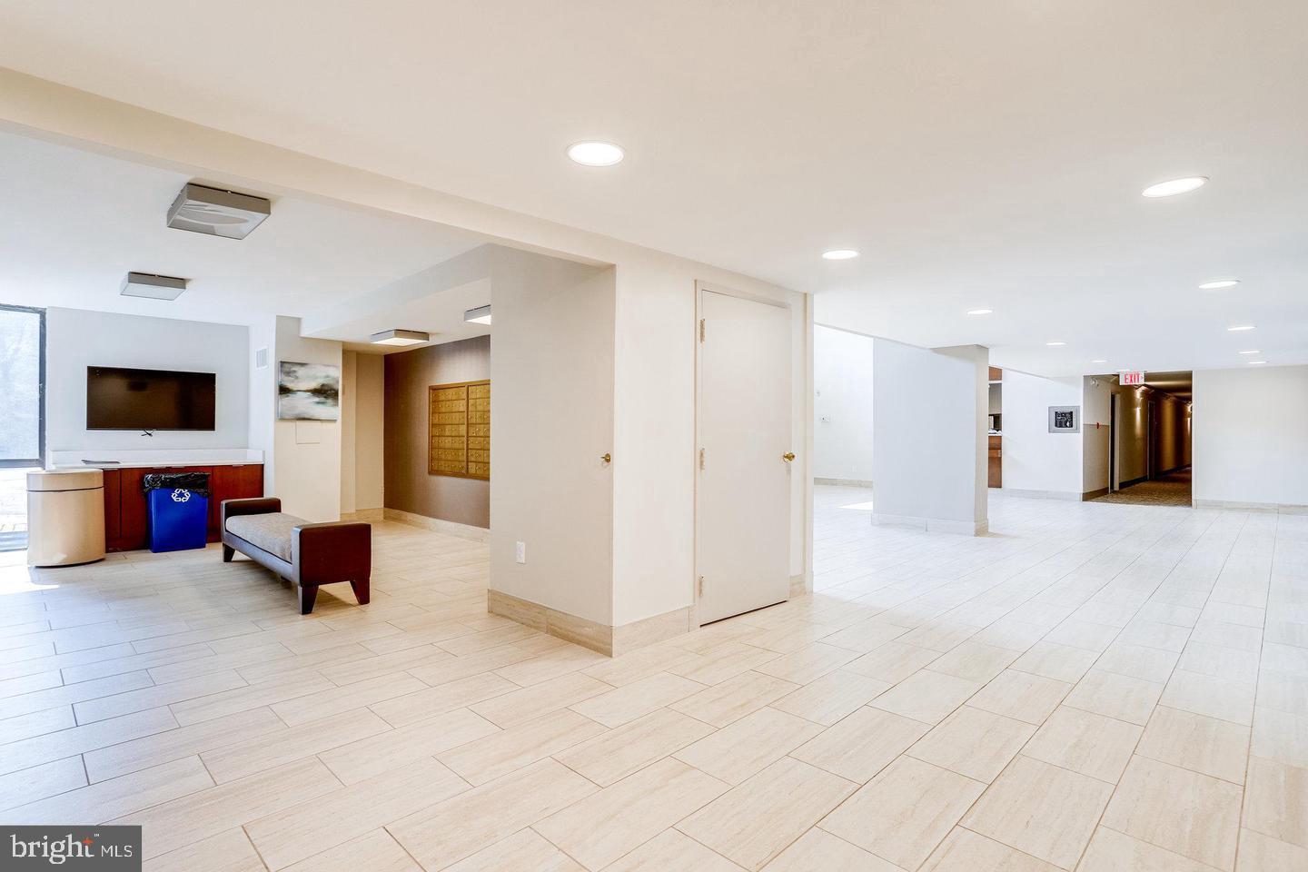 2300 PIMMIT DR #102, FALLS CHURCH, Virginia 22043, 1 Bedroom Bedrooms, ,1 BathroomBathrooms,Residential,For sale,2300 PIMMIT DR #102,VAFX2288222 MLS # VAFX2288222