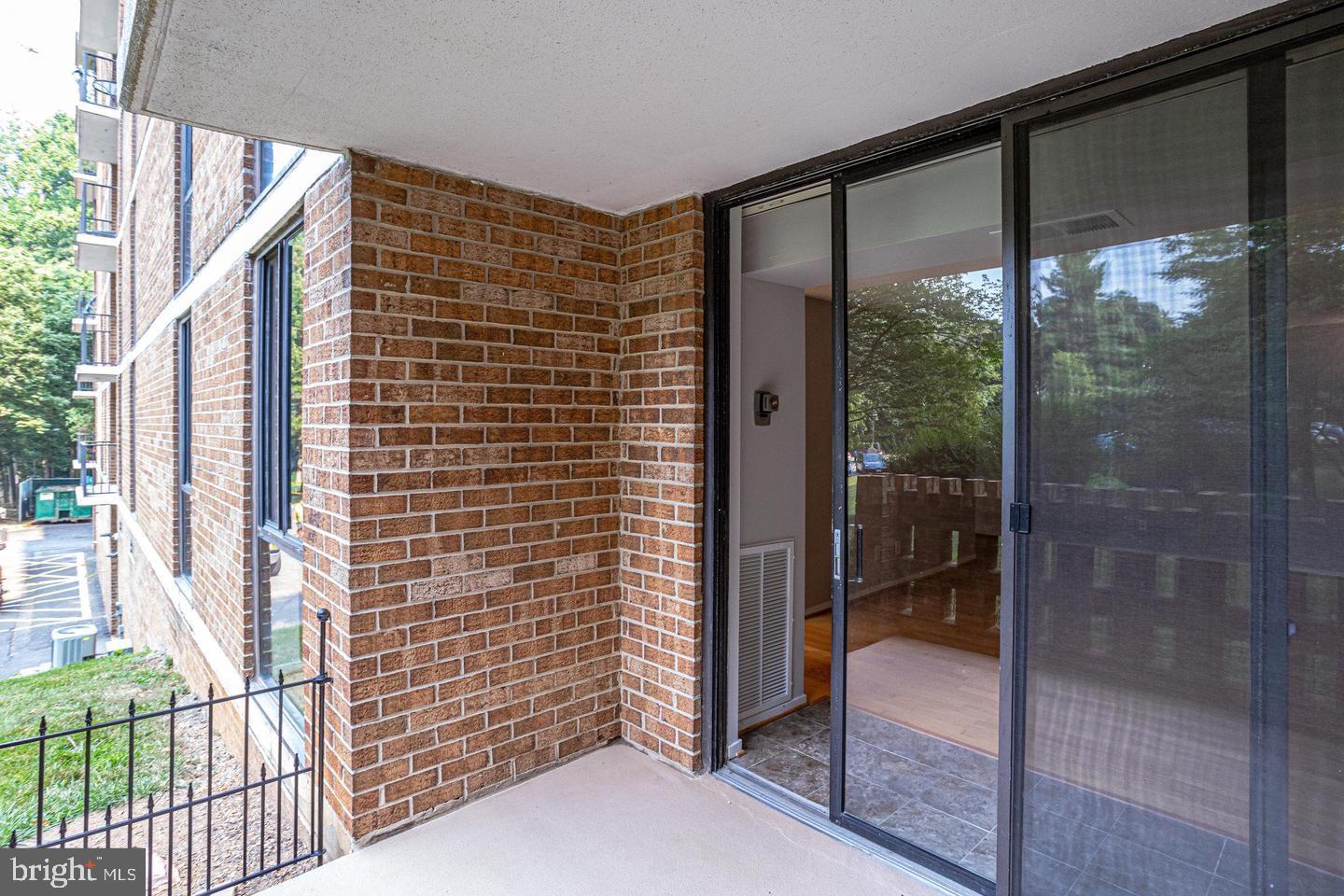 2300 PIMMIT DR #102, FALLS CHURCH, Virginia 22043, 1 Bedroom Bedrooms, ,1 BathroomBathrooms,Residential,For sale,2300 PIMMIT DR #102,VAFX2288222 MLS # VAFX2288222