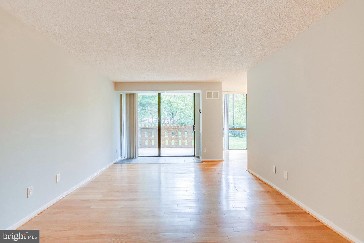 2300 PIMMIT DR #102, FALLS CHURCH, Virginia 22043, 1 Bedroom Bedrooms, ,1 BathroomBathrooms,Residential,For sale,2300 PIMMIT DR #102,VAFX2288222 MLS # VAFX2288222