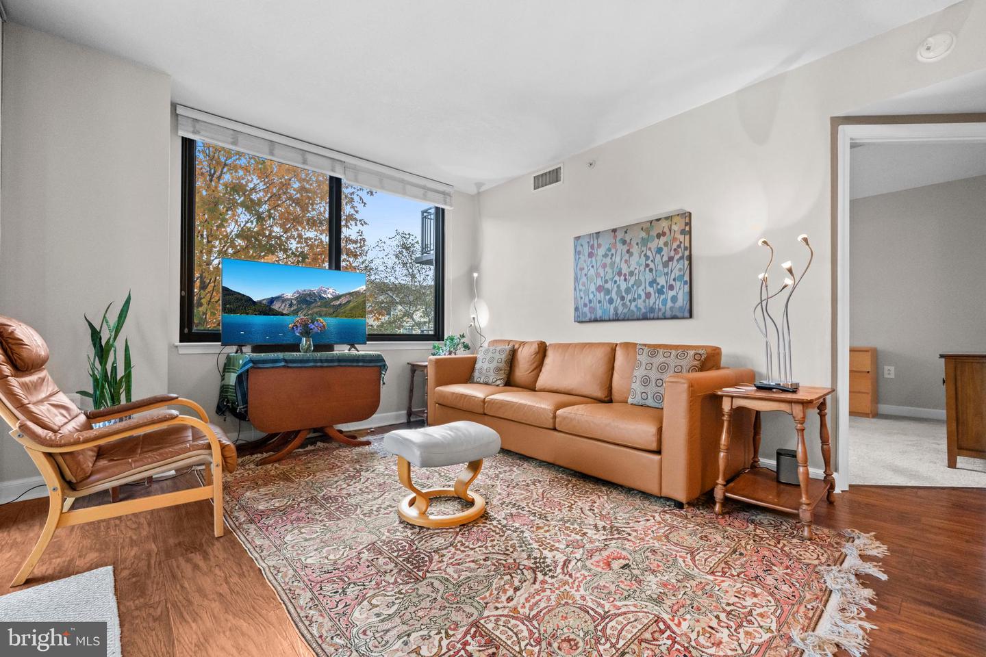 2451 MIDTOWN AVE #203, ALEXANDRIA, Virginia 22303, 2 Bedrooms Bedrooms, ,2 BathroomsBathrooms,Residential,For sale,2451 MIDTOWN AVE #203,VAFX2288560 MLS # VAFX2288560